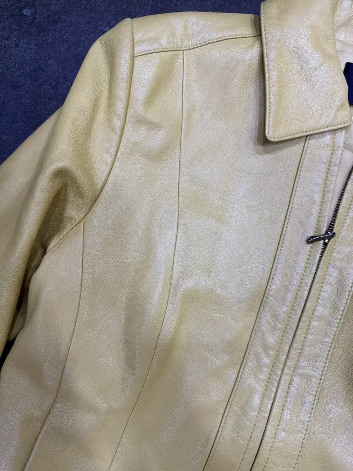 가우디 양가죽 나파 절개라인 지퍼 레더자켓 베이지 55 상품이미지4