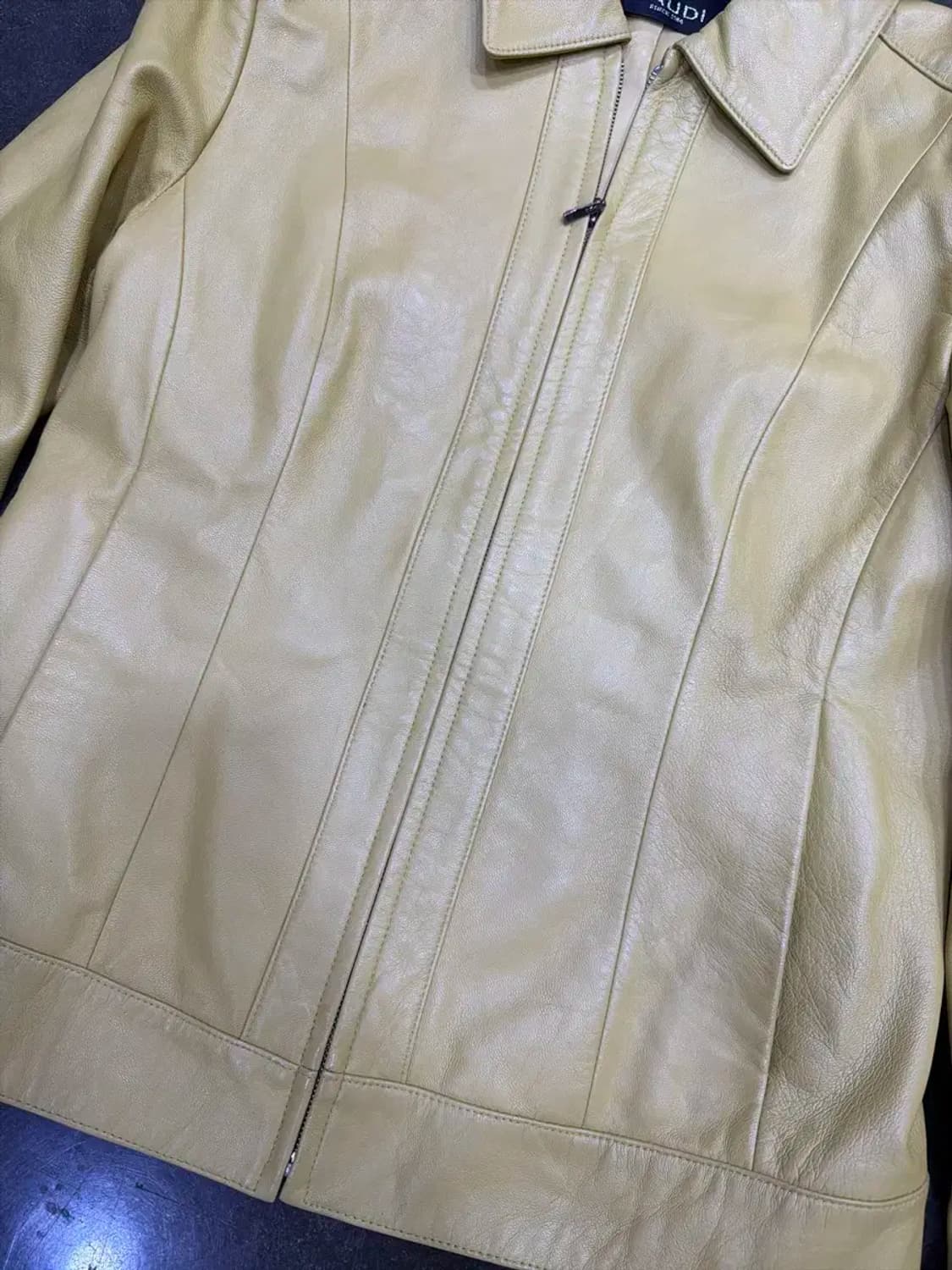 가우디 양가죽 나파 절개라인 지퍼 레더자켓 베이지 55 상품이미지5