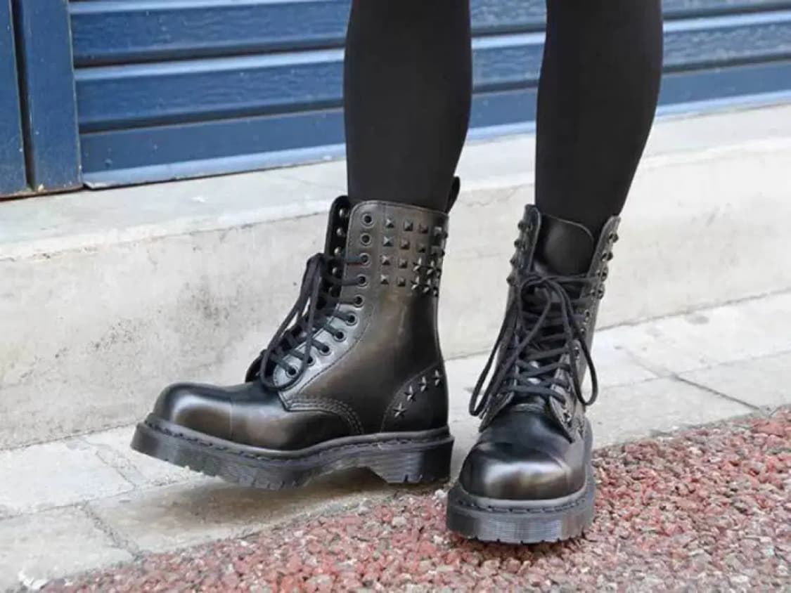 닥터마틴 링컨 10홀 스틸토 스터드 워커 부츠 220 상품이미지1