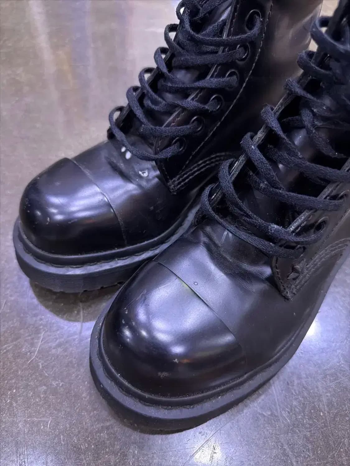 닥터마틴 링컨 10홀 스틸토 스터드 워커 부츠 220 상품이미지4