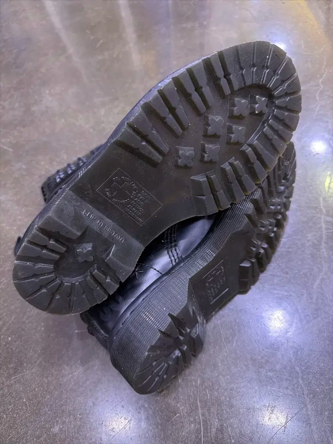 닥터마틴 링컨 10홀 스틸토 스터드 워커 부츠 220 상품이미지8