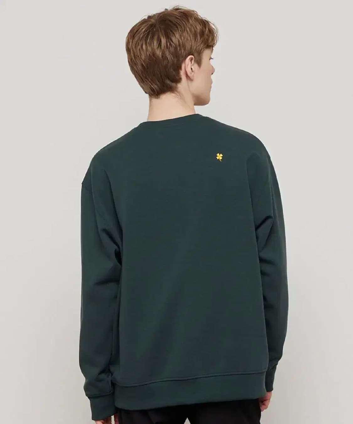 TNGT 클로버 자수 세미 오버핏 맨투맨 스웻셔츠 105 상품이미지3