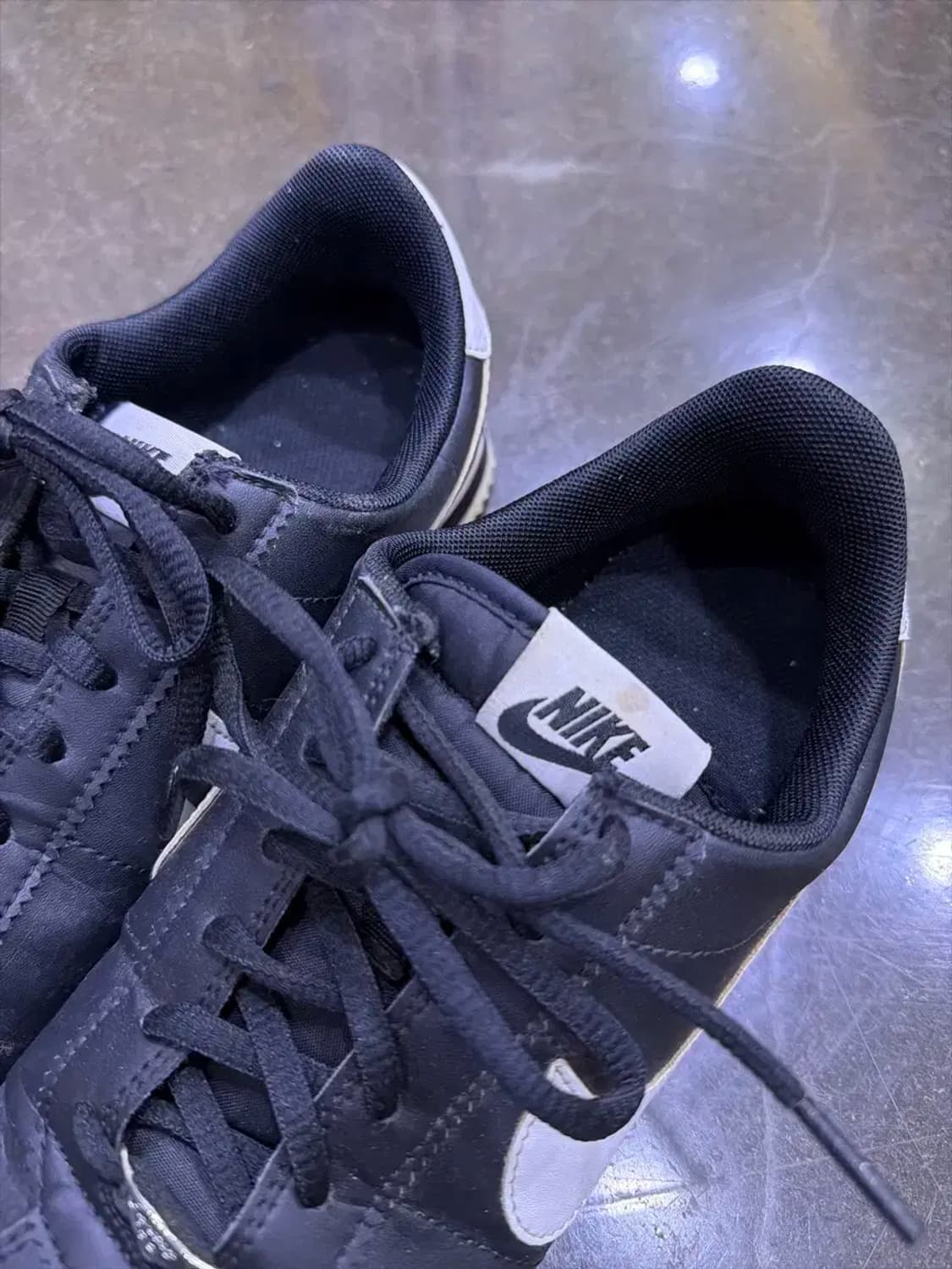 나이키 클래식 코르테즈 레더 블랙 화이트 스니커즈 240 상품이미지4