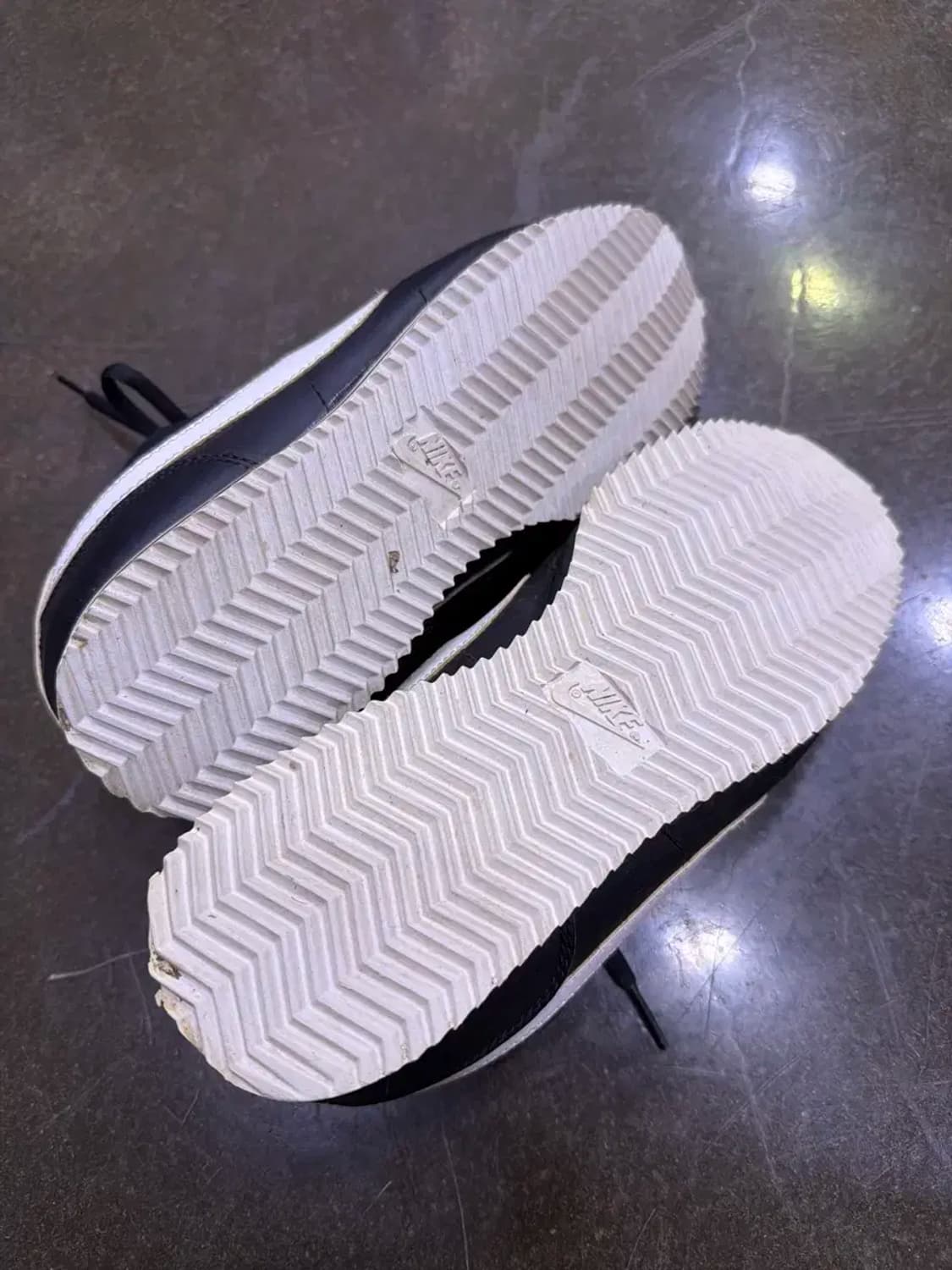 나이키 클래식 코르테즈 레더 블랙 화이트 스니커즈 240 상품이미지7