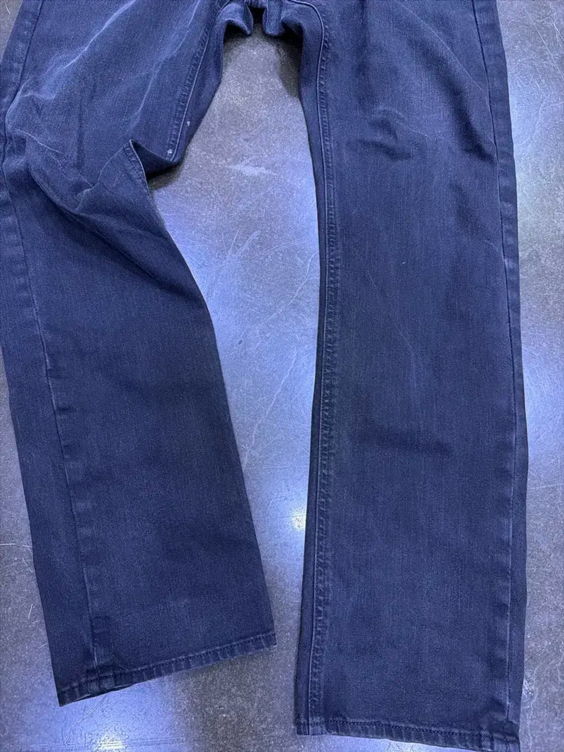 리바이스 541 에슐레틱 테이퍼드핏 블랙 워싱 데님팬츠 33 상품이미지5