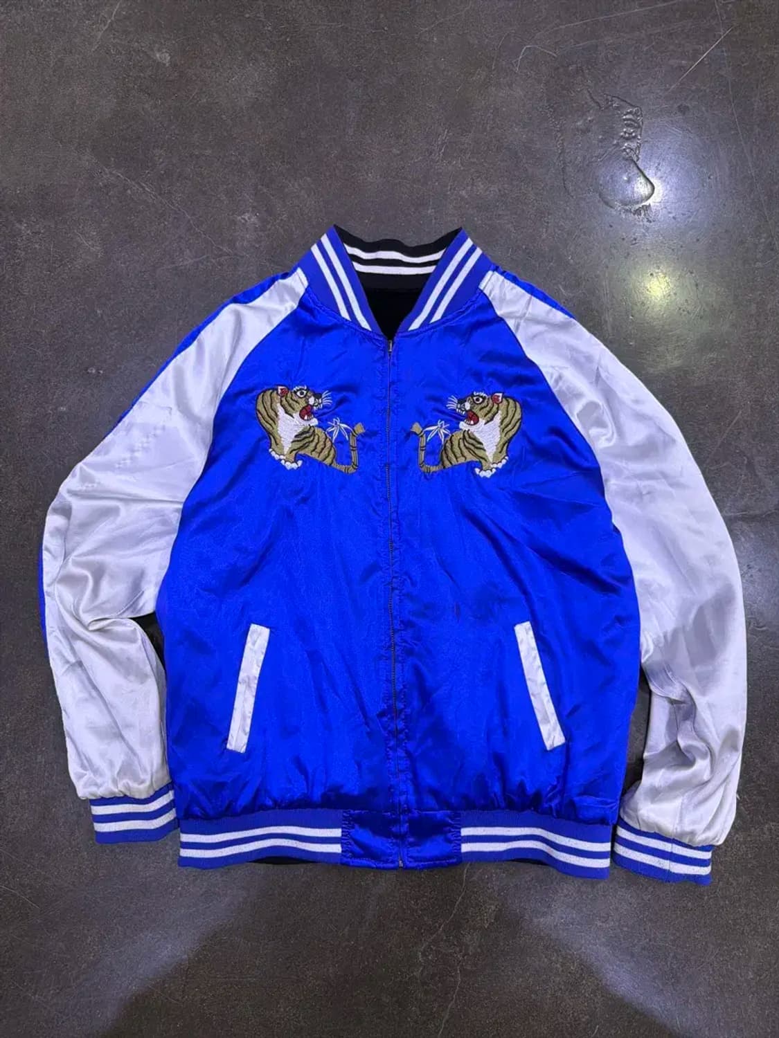 벨벳 리버서블 양면 이글스 타이거 자수 스카쟌 자켓 L 상품이미지3