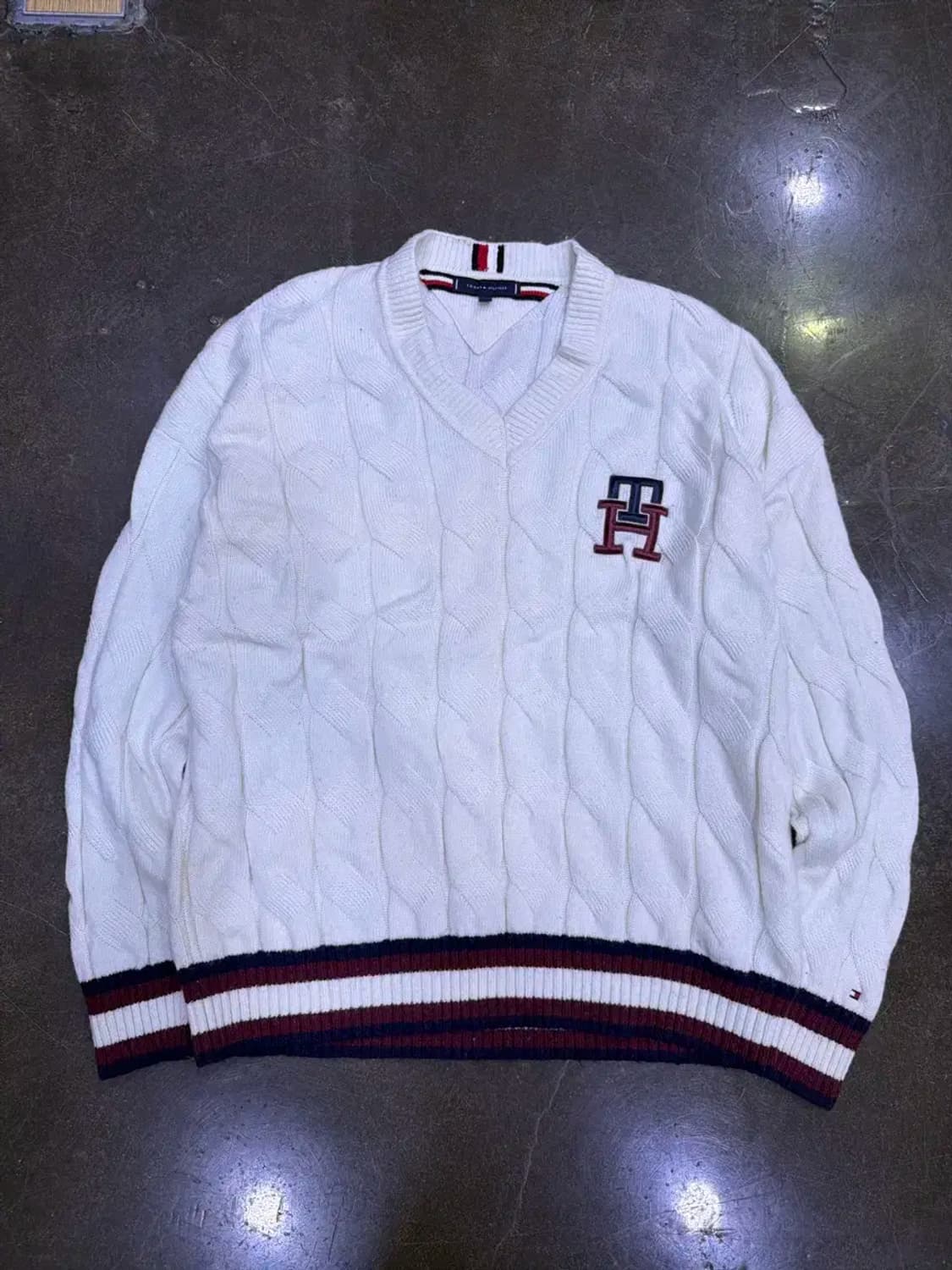 타미힐피거 모노그램 케이블 V넥 니트 스웨터 L 상품이미지3