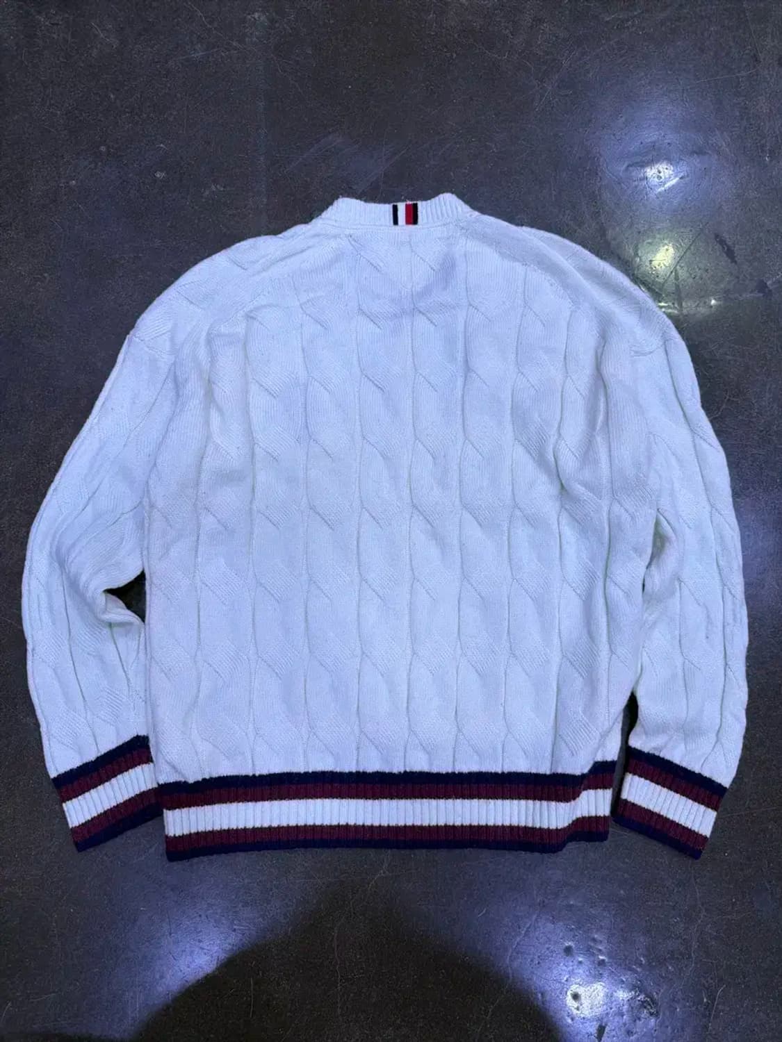 타미힐피거 모노그램 케이블 V넥 니트 스웨터 L 상품이미지4