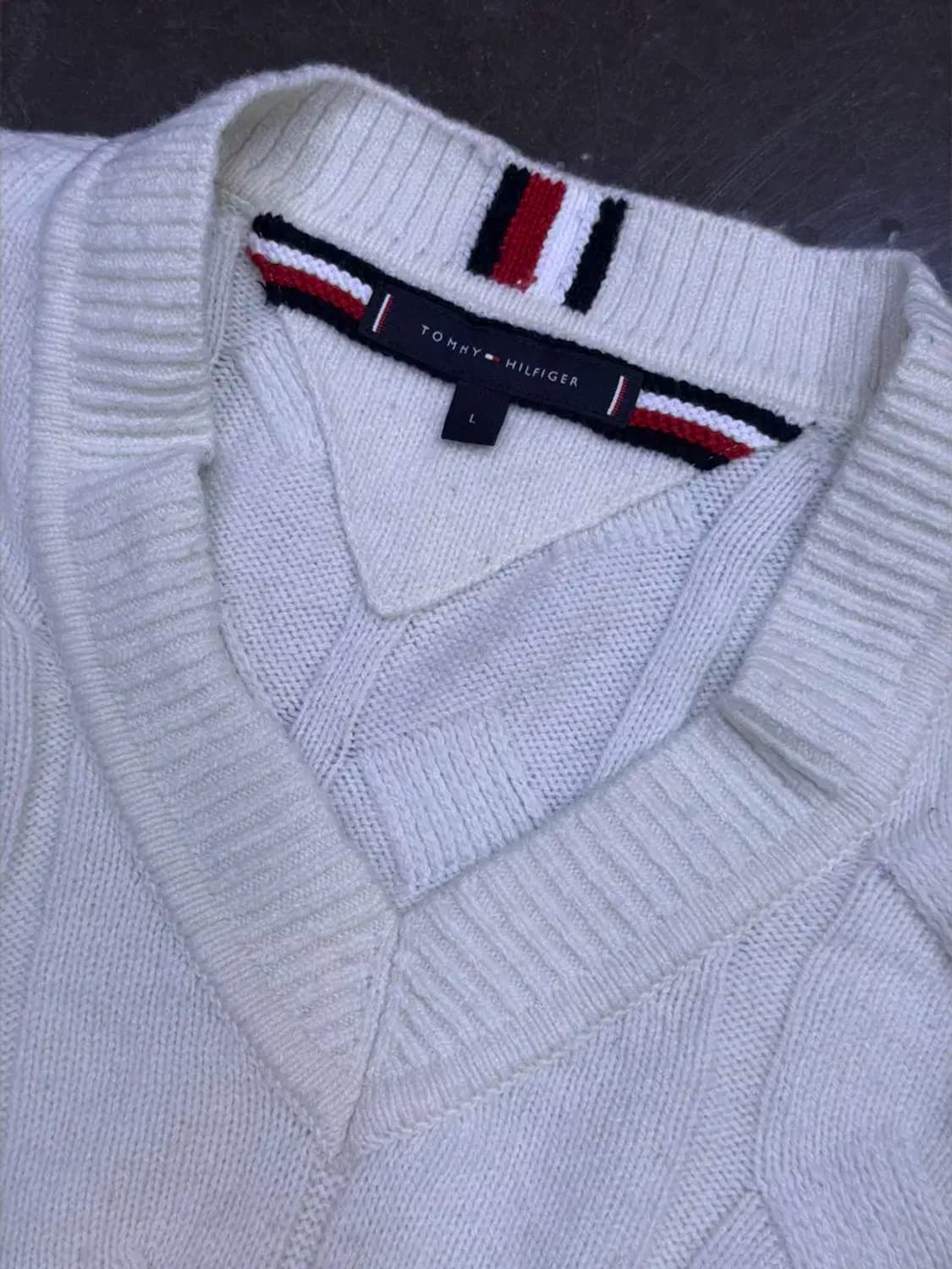 타미힐피거 모노그램 케이블 V넥 니트 스웨터 L 상품이미지8