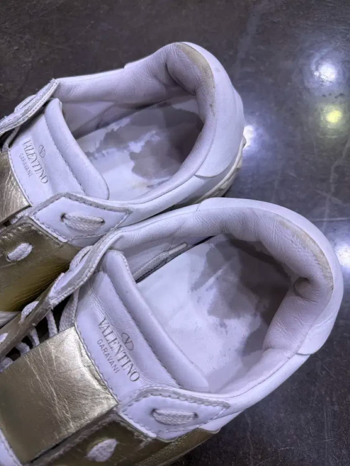 발렌티노 히든 락스터드 화이트 골드 스니커즈 41.5 상품이미지8