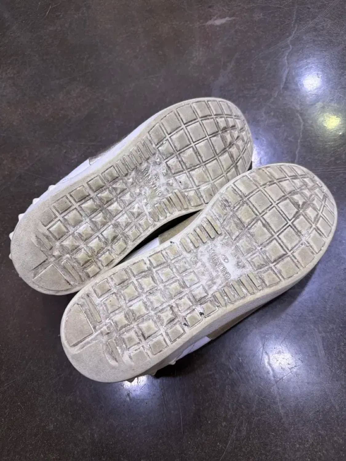 발렌티노 히든 락스터드 화이트 골드 스니커즈 41.5 상품이미지9