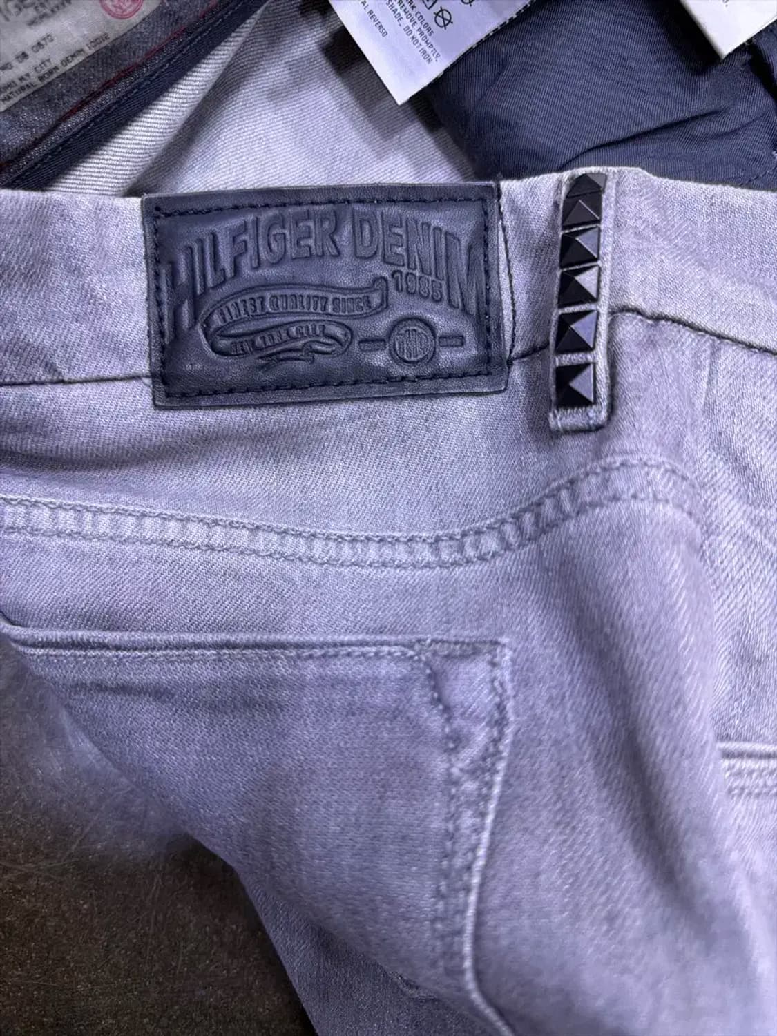 타미힐피거 그레이 워싱 네이트 스키니 슬림 스터드 데님팬츠 32 상품이미지5