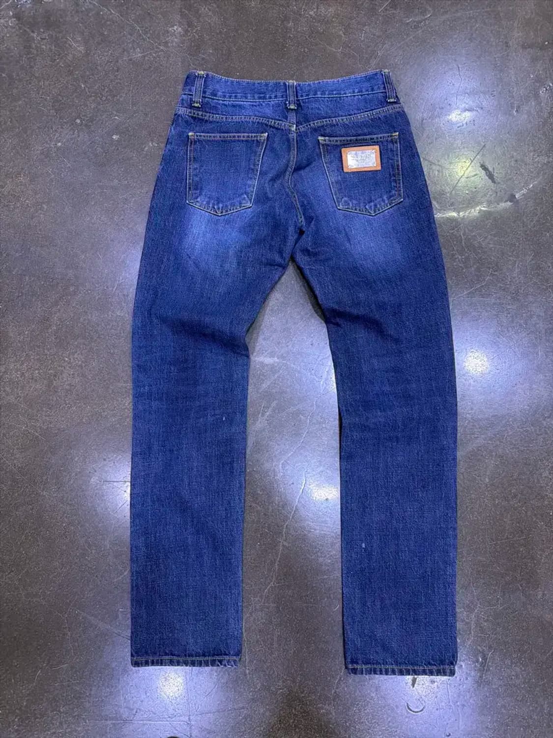 돌체앤가바나 중청 워싱 디테일 슬림 스트레이트핏 데님팬츠 48 상품이미지2