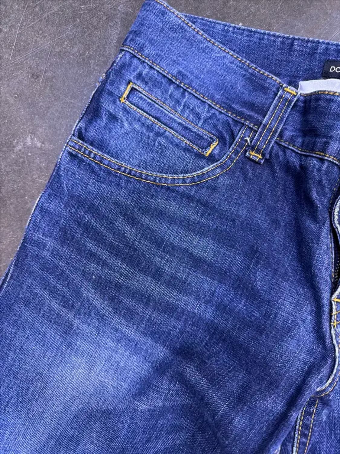 돌체앤가바나 중청 워싱 디테일 슬림 스트레이트핏 데님팬츠 48 상품이미지4