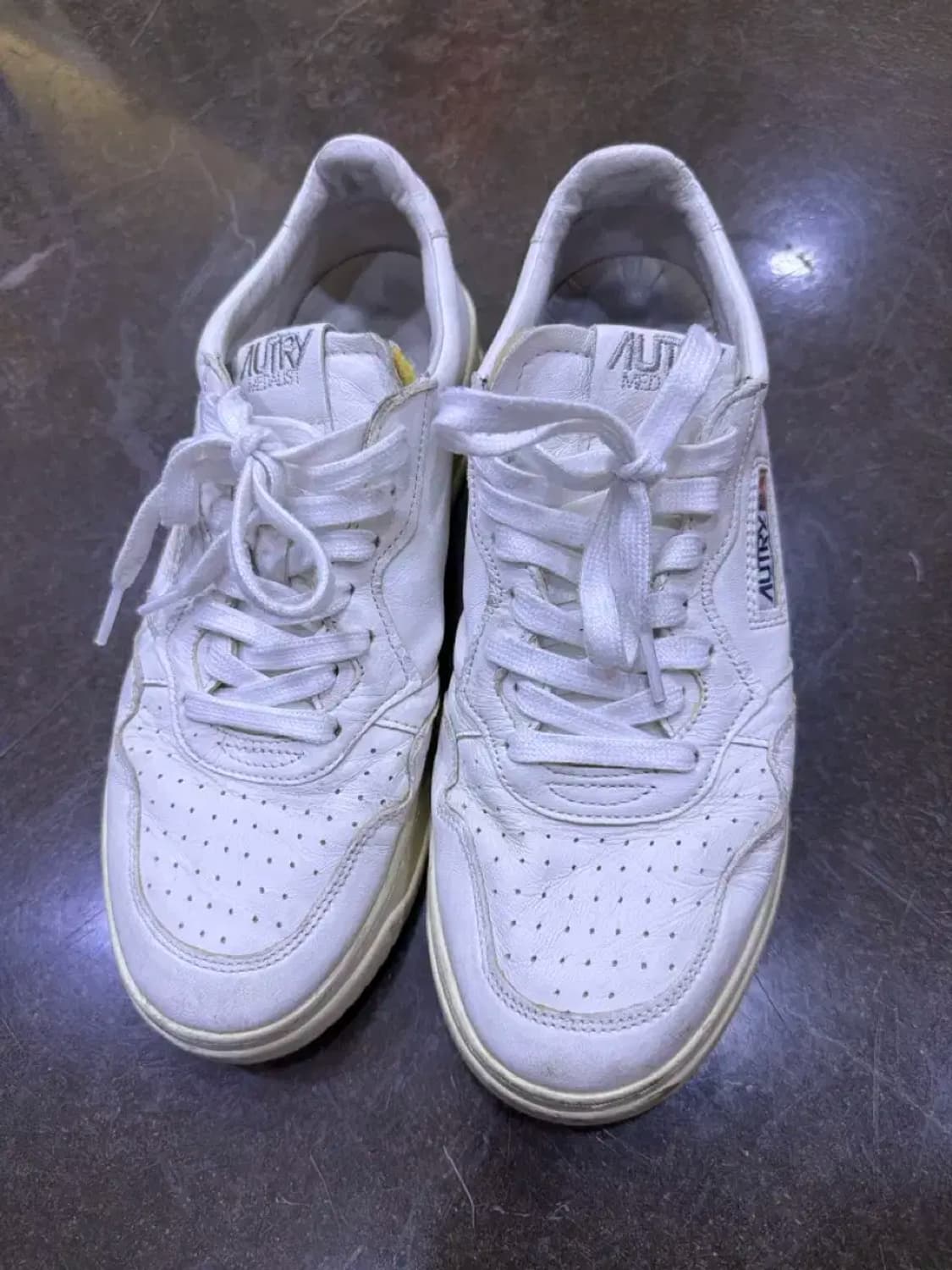 오트리 메달리스트 고트스킨 스니커즈 42 상품이미지2