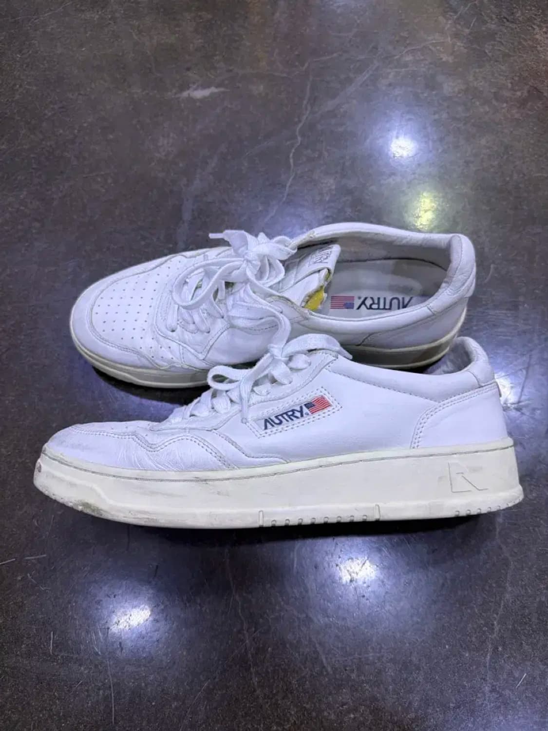 오트리 메달리스트 고트스킨 스니커즈 42 상품이미지5