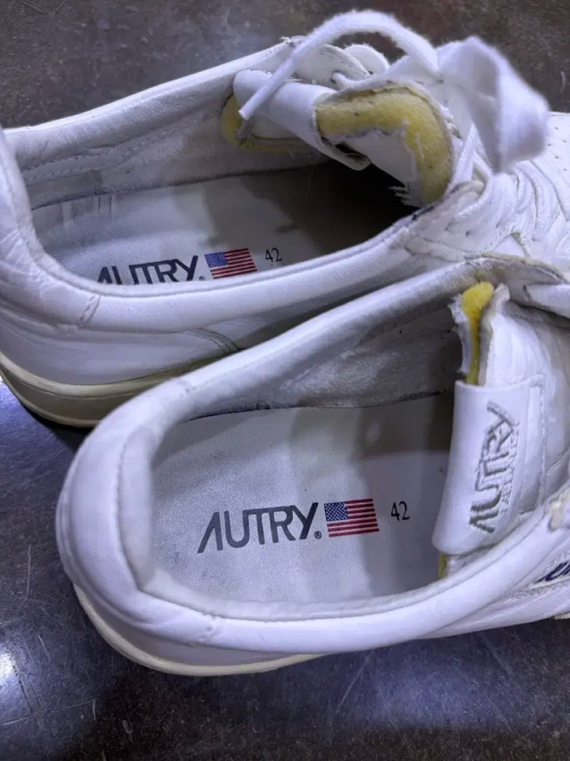 오트리 메달리스트 고트스킨 스니커즈 42 상품이미지8