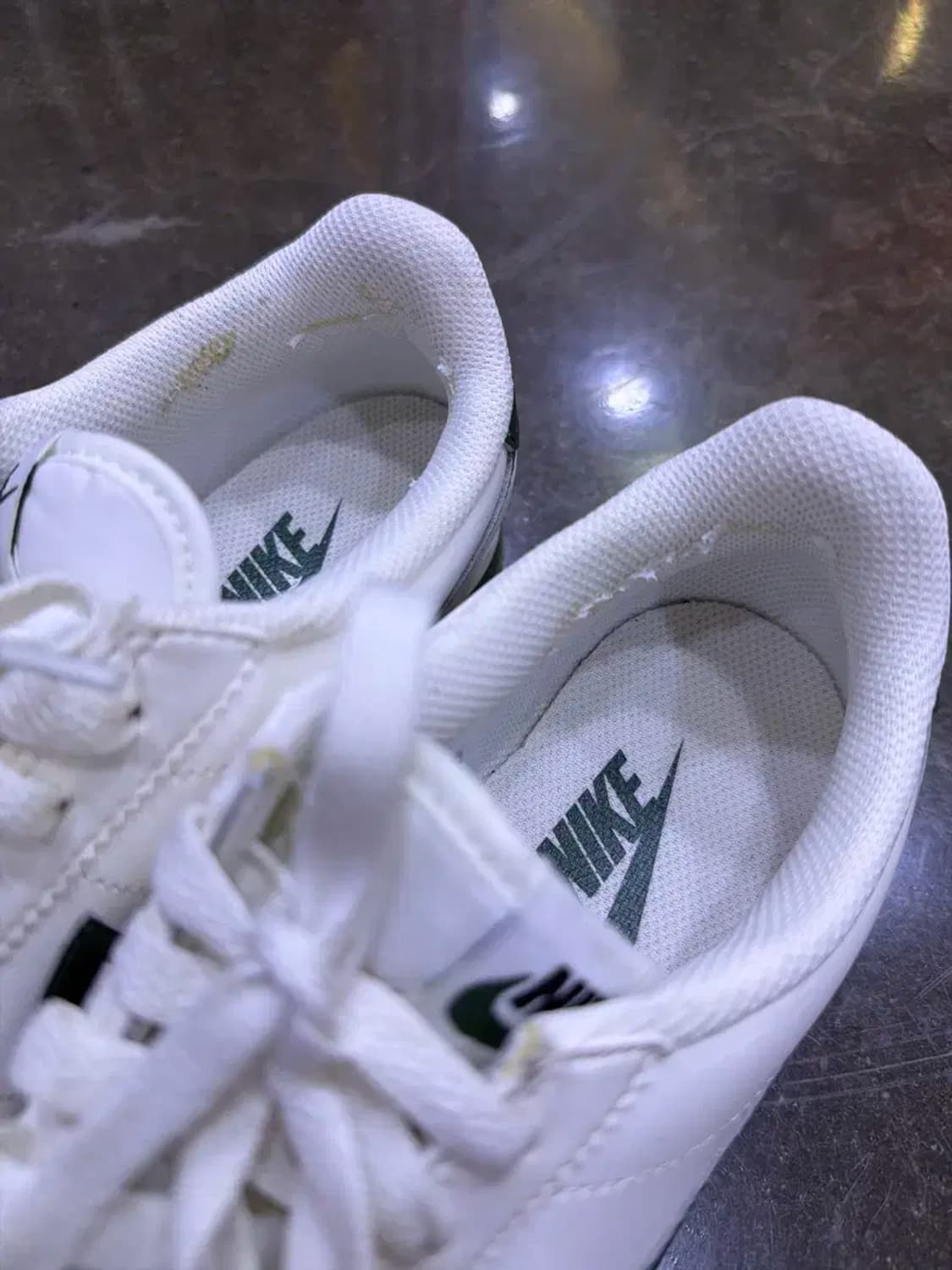 나이키 코르테즈 우먼스 화이트 그린 검 스니커즈 240 상품이미지5