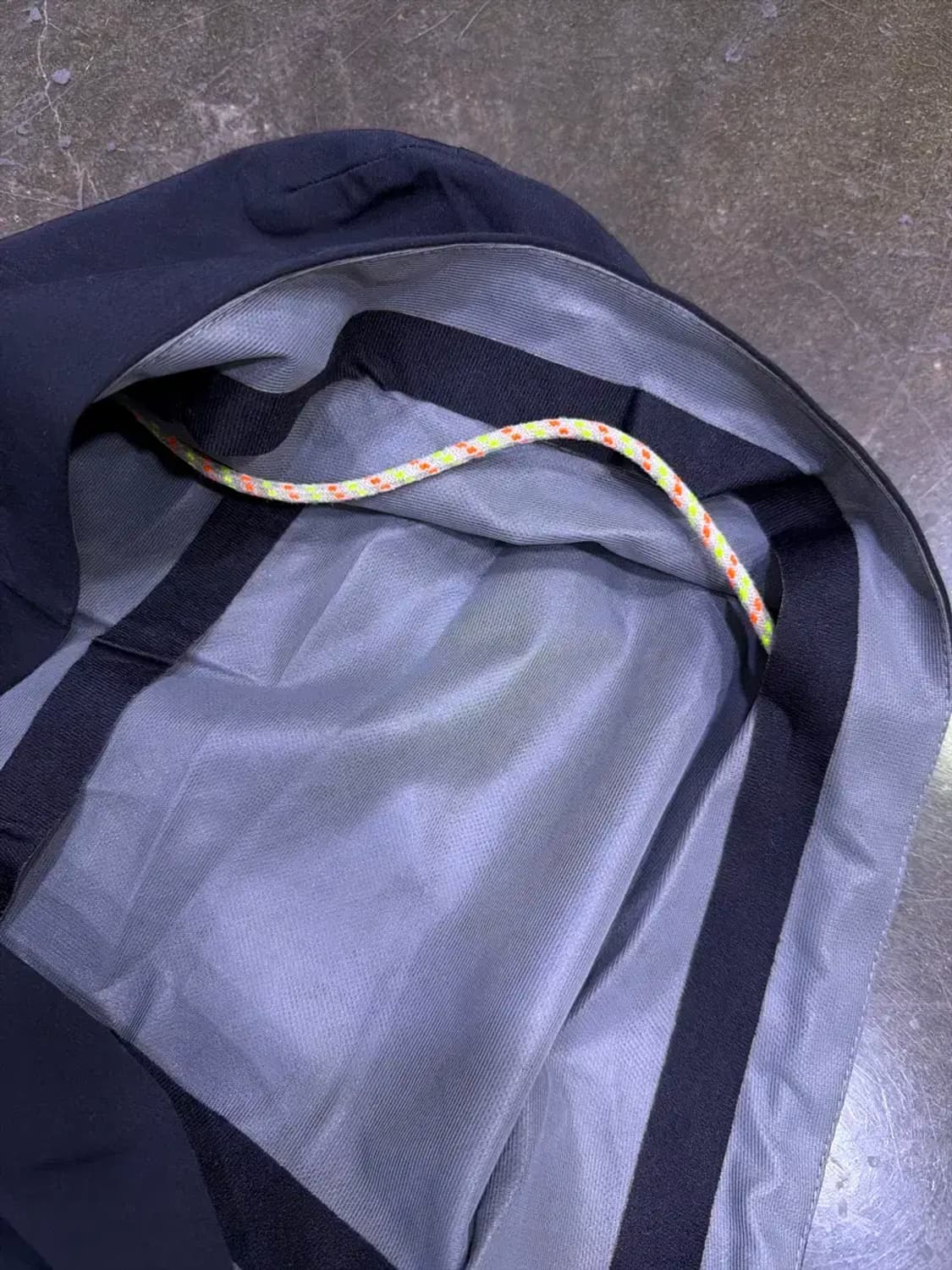 폴스미스 워터루프 후드 레인코트 블랙 L 상품이미지8