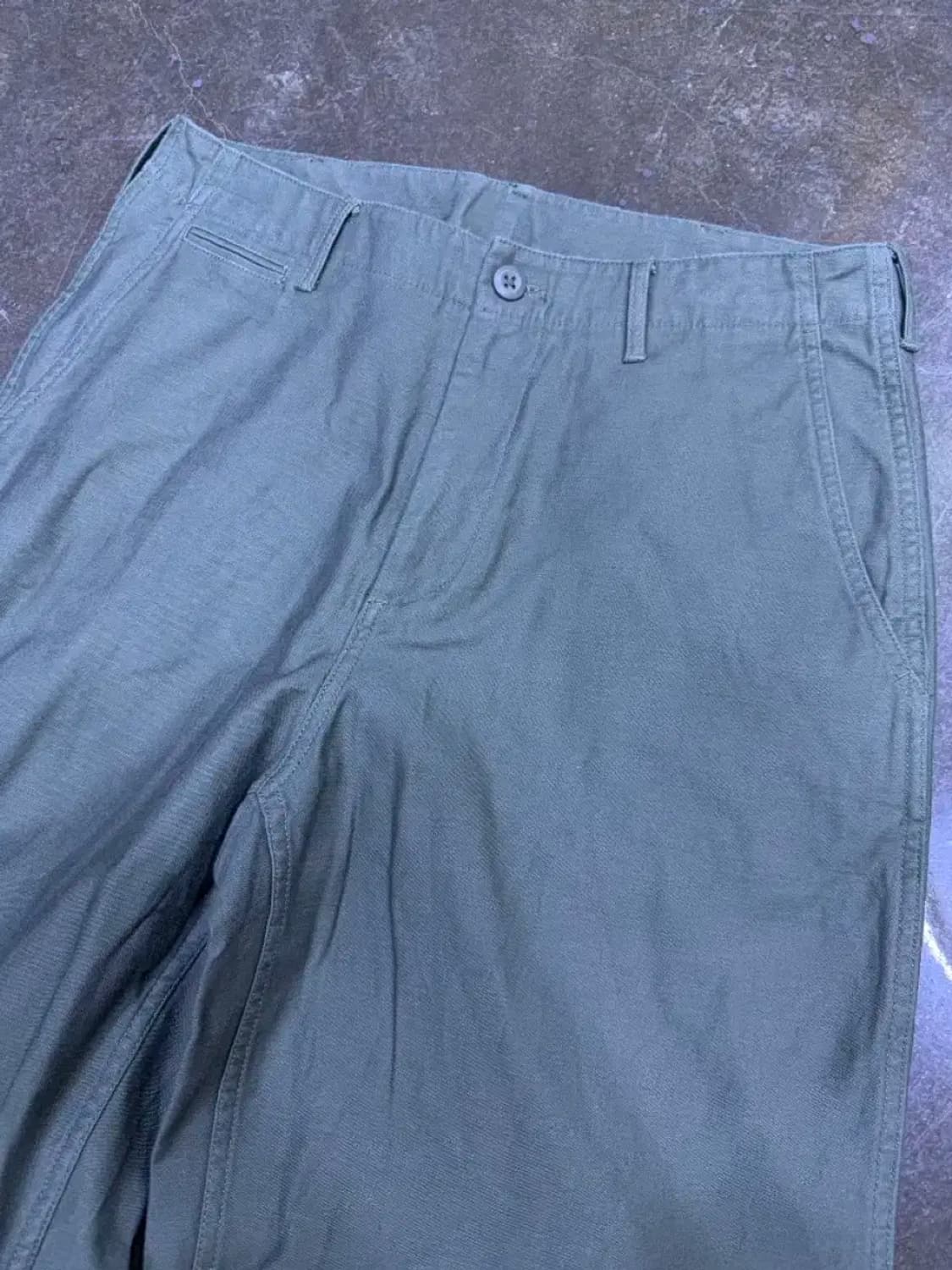 무신사스탠다드 백사틴 와이드 오피서 팬츠 카키 31 상품이미지6