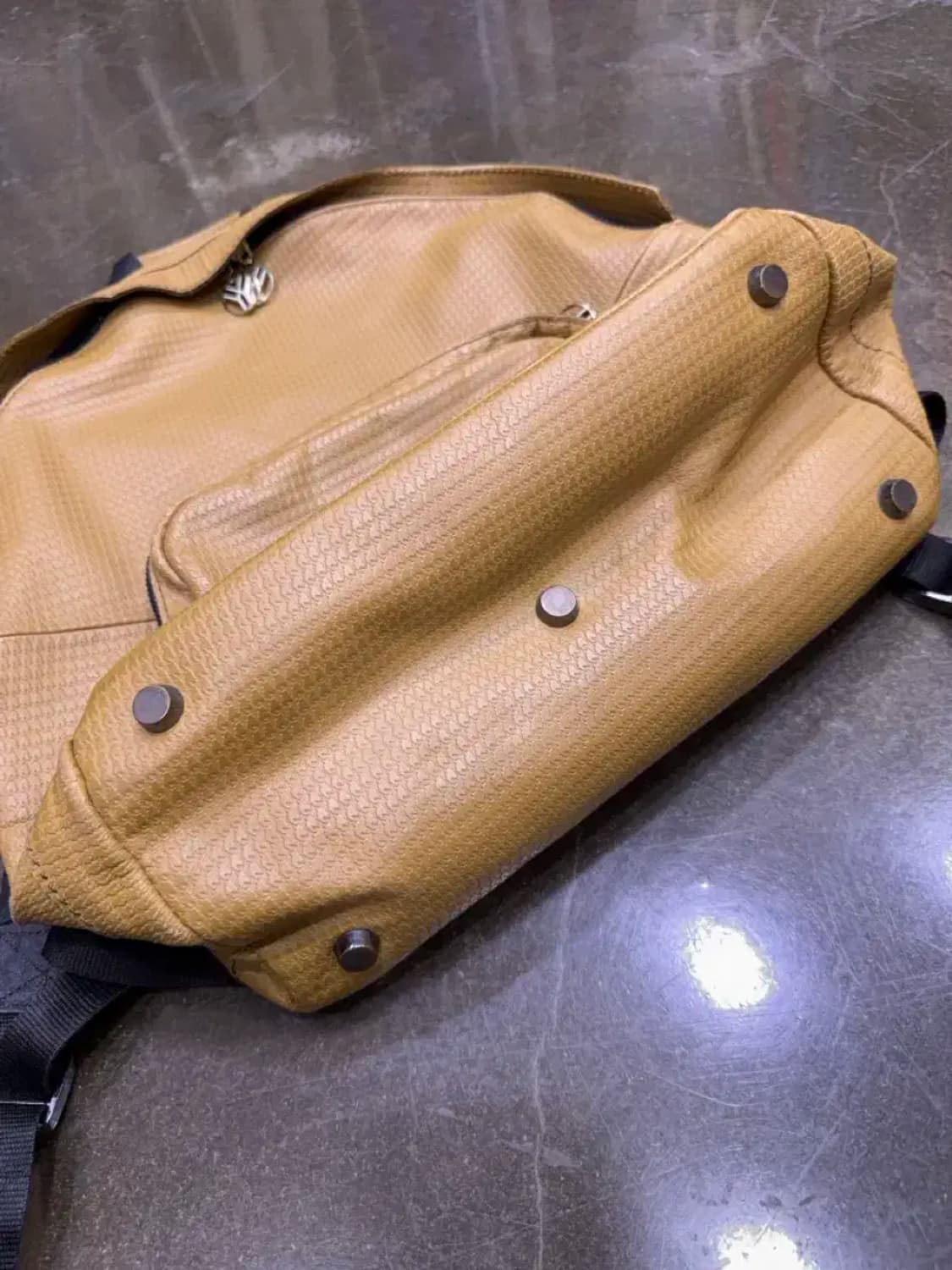 이스트팩 x 가스파드 유키에비치 레더 백팩 상품이미지7