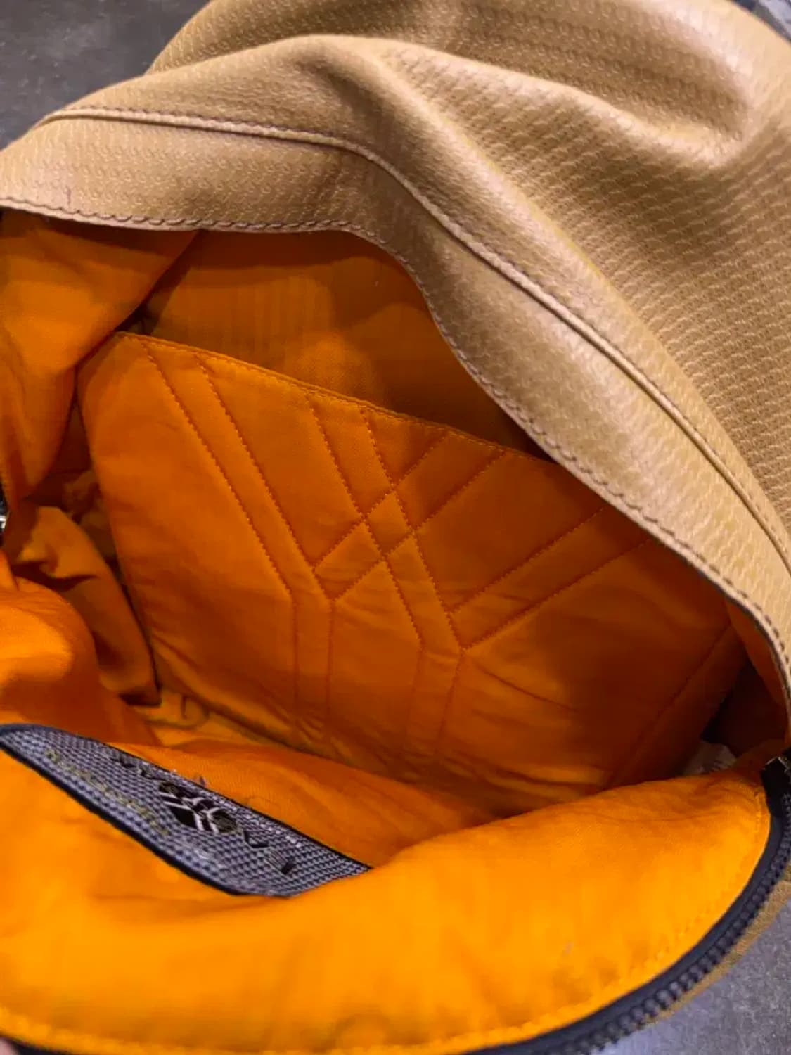 이스트팩 x 가스파드 유키에비치 레더 백팩 상품이미지9