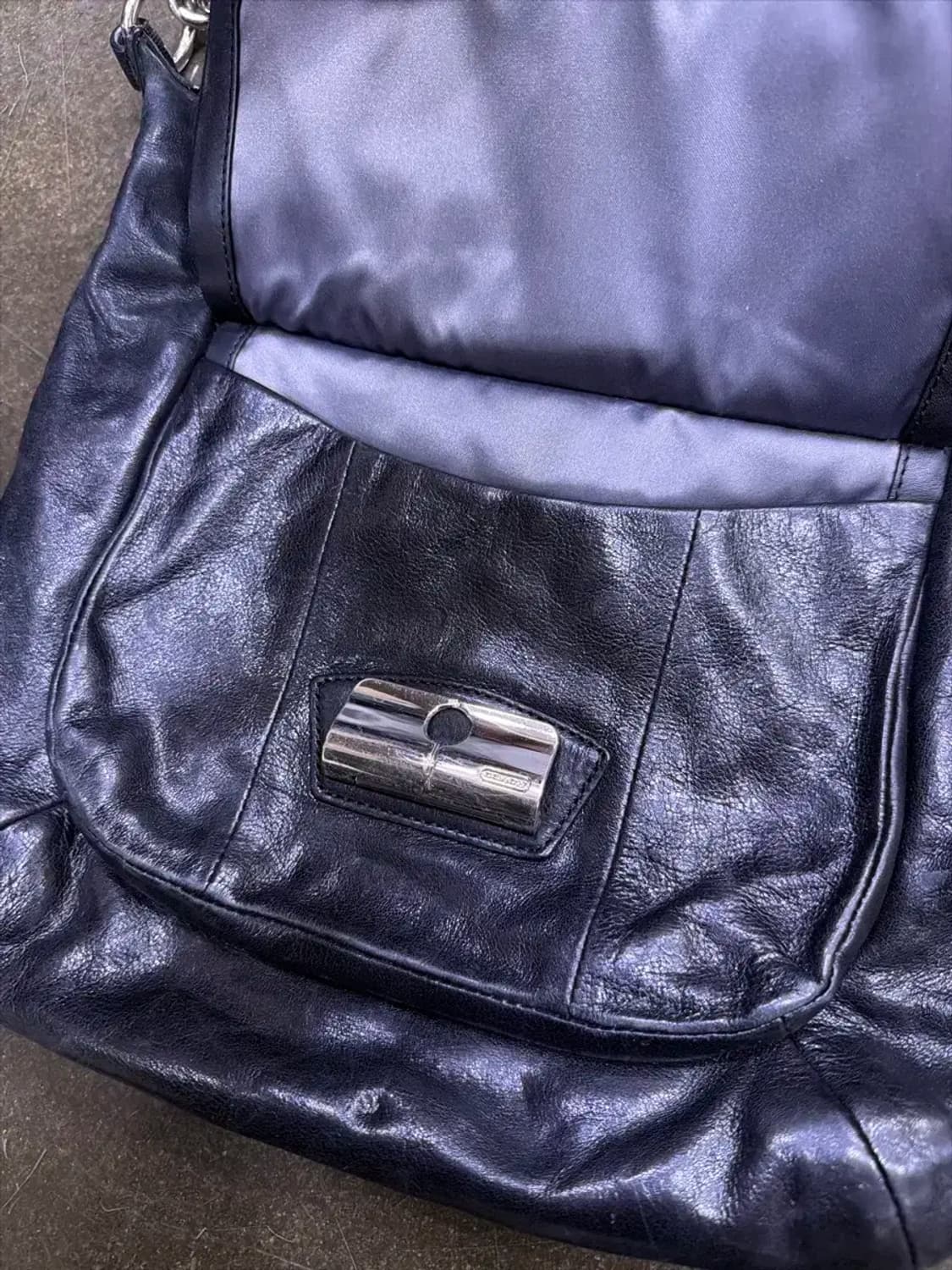 코치 크리스틴 레더 호보 숄더백 상품이미지4