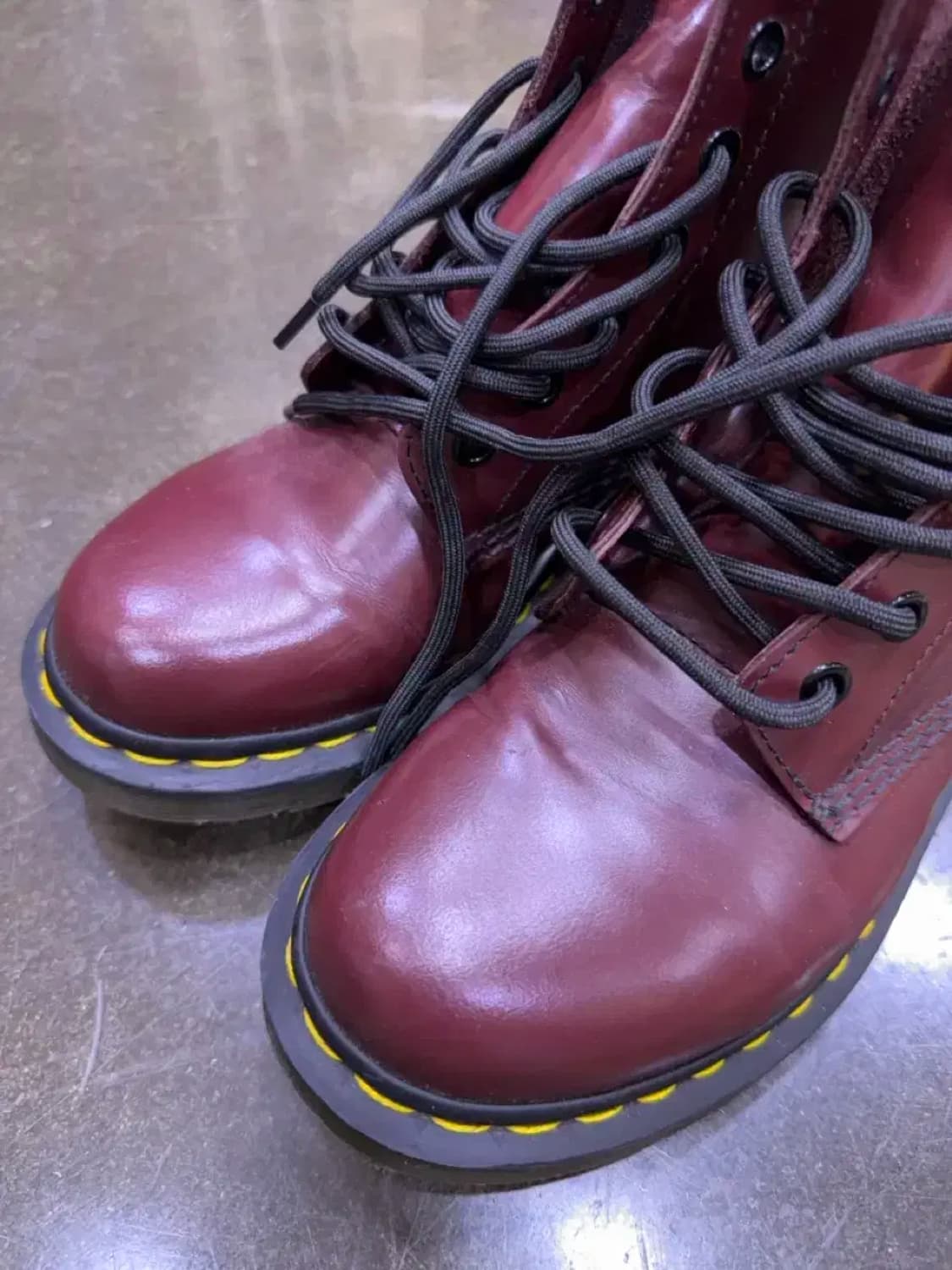 닥터마틴 11821 체리레드 8홀 워커부츠 240 상품이미지3