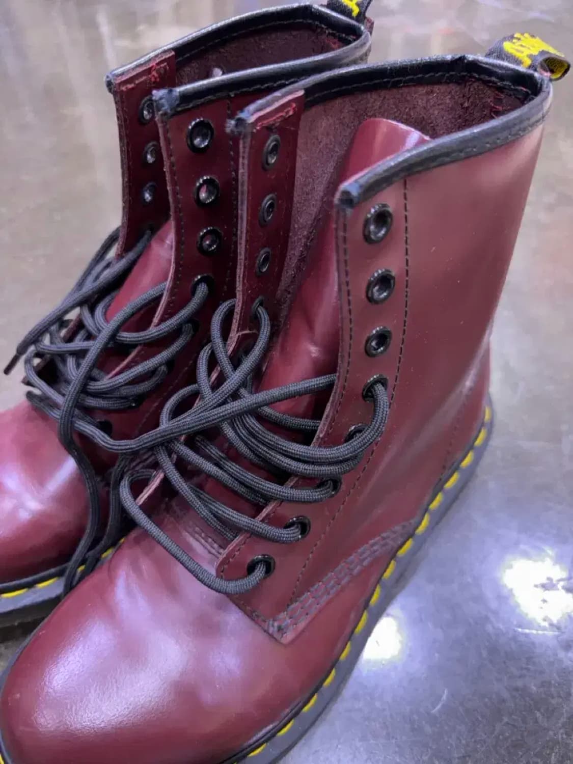 닥터마틴 11821 체리레드 8홀 워커부츠 240 상품이미지4