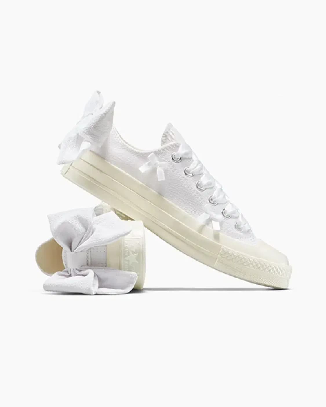 컨버스 올스타 척테일러 70 로우 보우즈 리본 스니커즈 240 상품이미지1