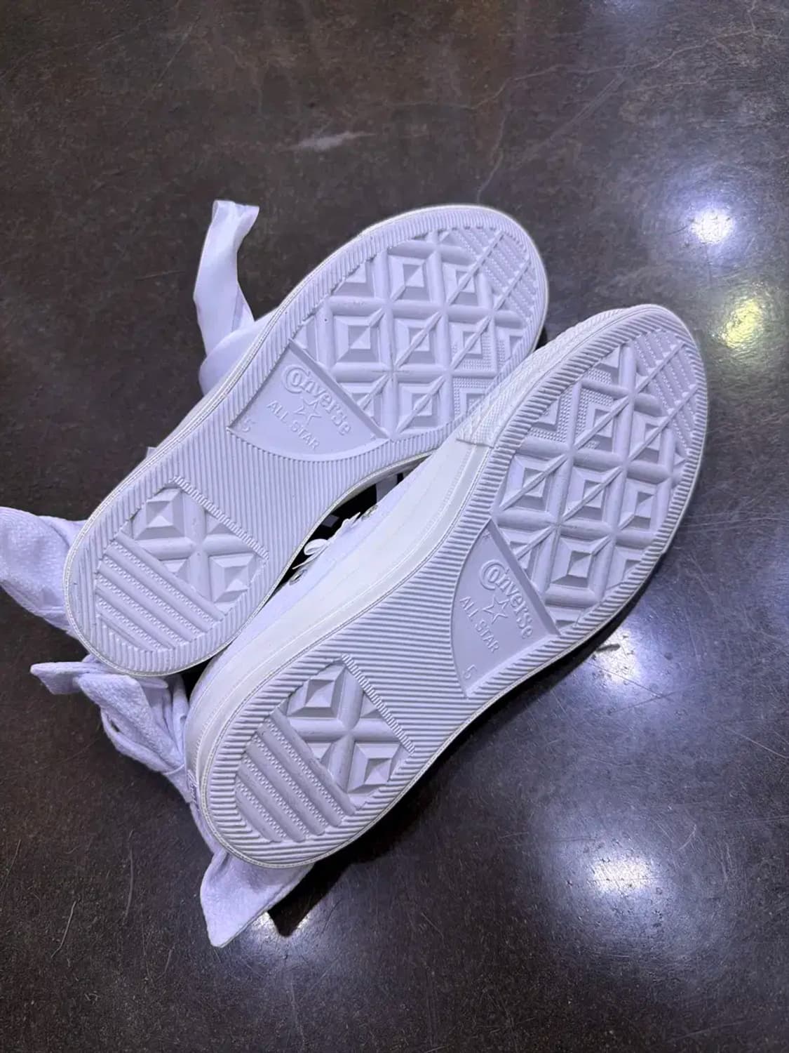 컨버스 올스타 척테일러 70 로우 보우즈 리본 스니커즈 240 상품이미지9