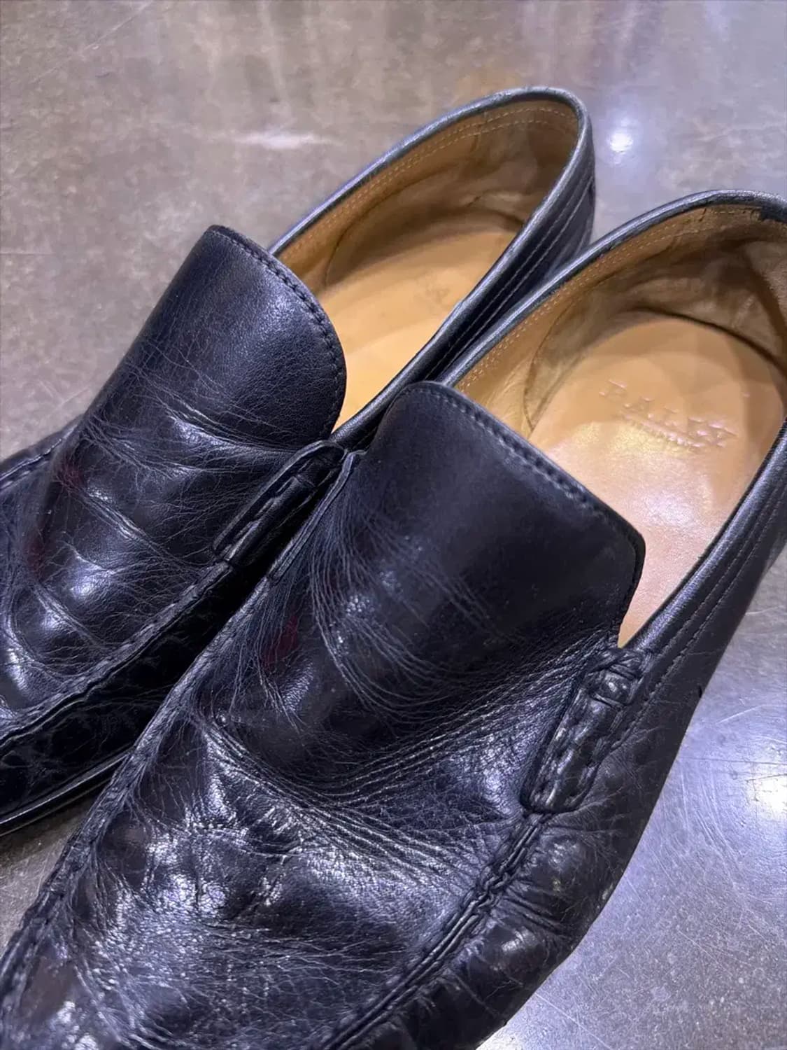 발리 클래식 콜마르 심플 로퍼 블랙 8.5 상품이미지4