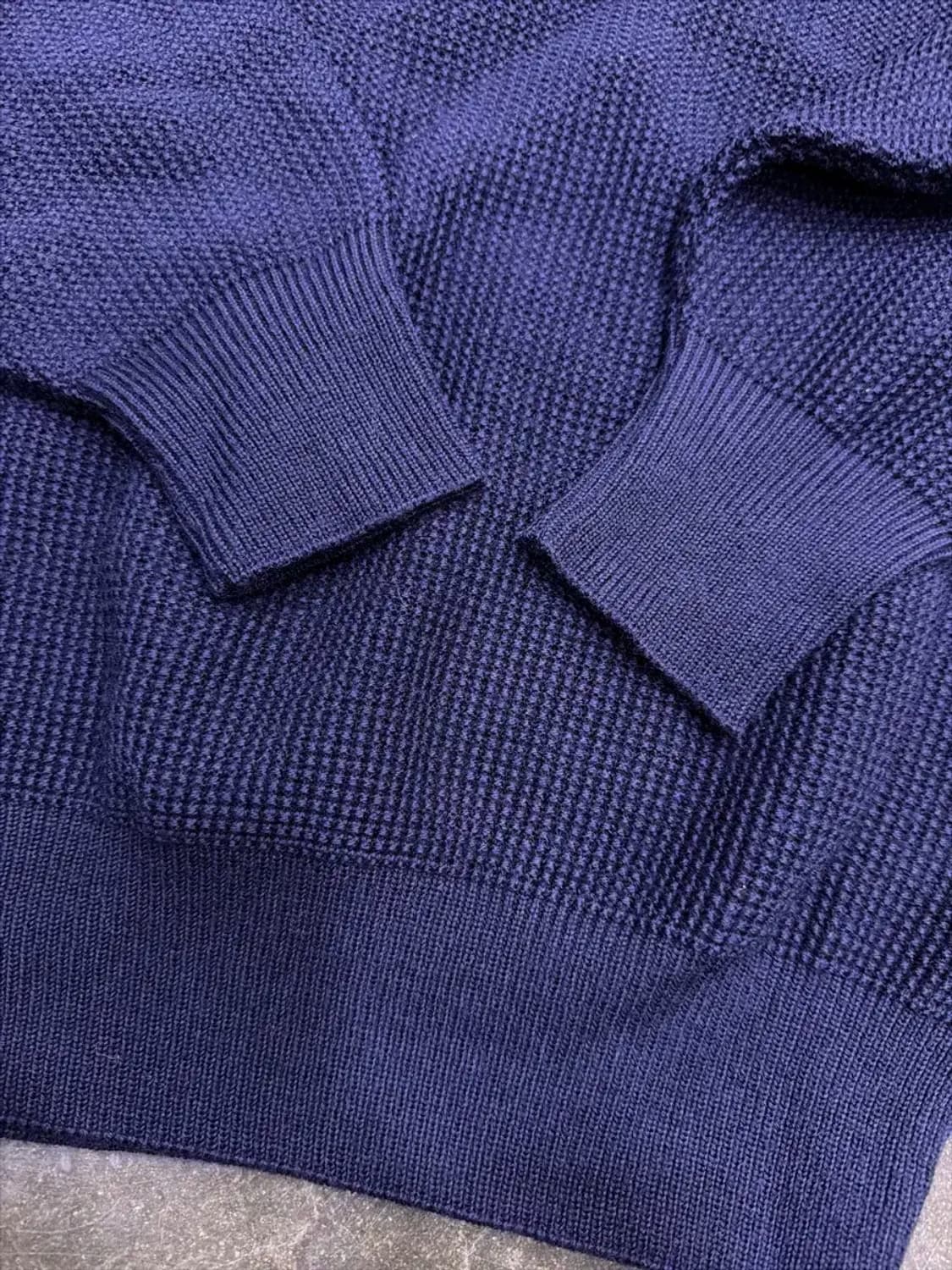 로건 100% 메리노울 와플 V넥 니트 스웨터 네이비 S 상품이미지4