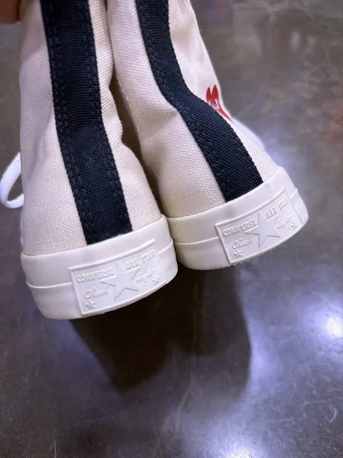 컨버스 꼼데가르송 싱글 하트 척 70 하이 스니커즈 275 상품이미지10