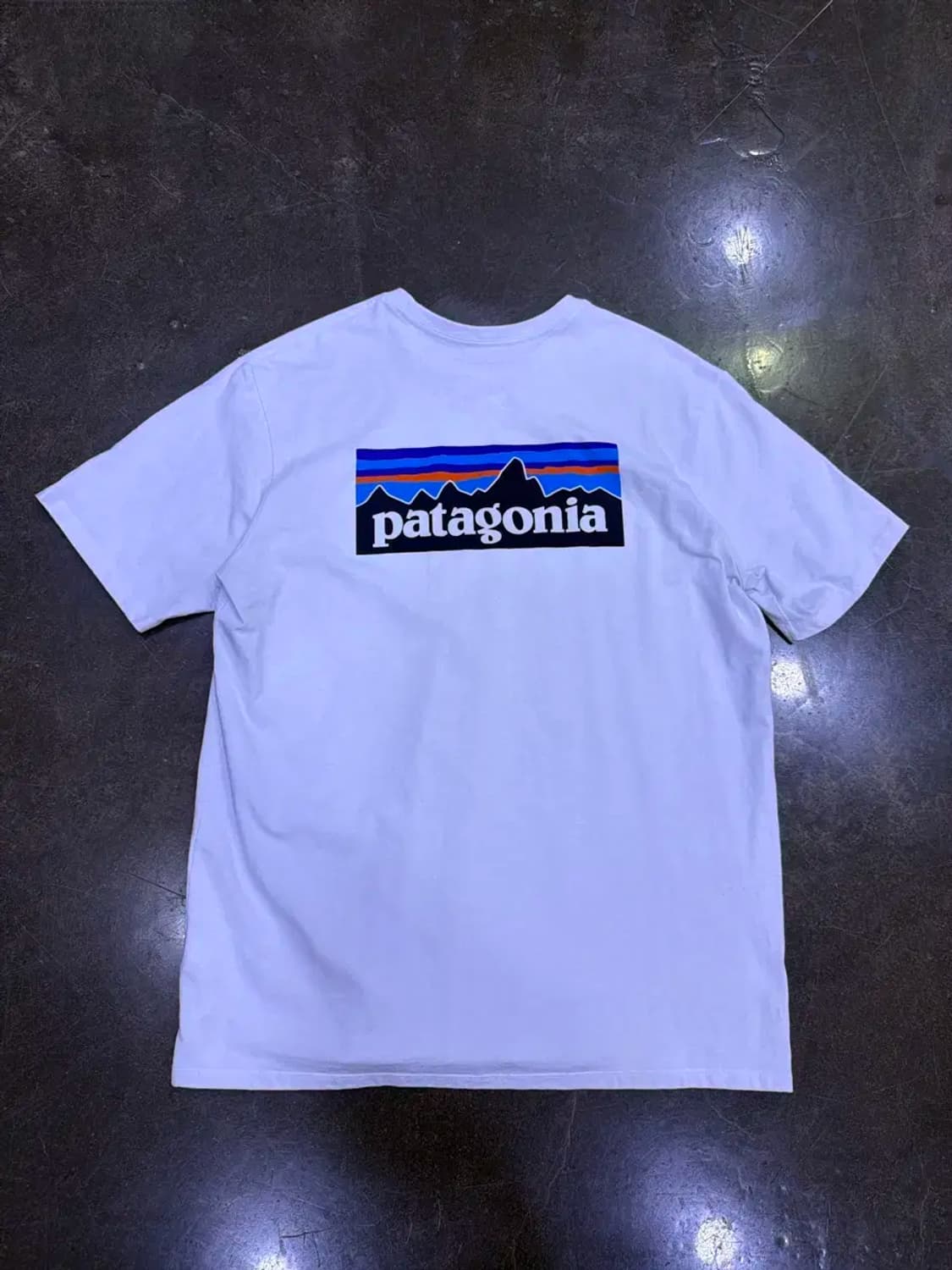 파타고니아 로고 반팔티 화이트 L 상품이미지2