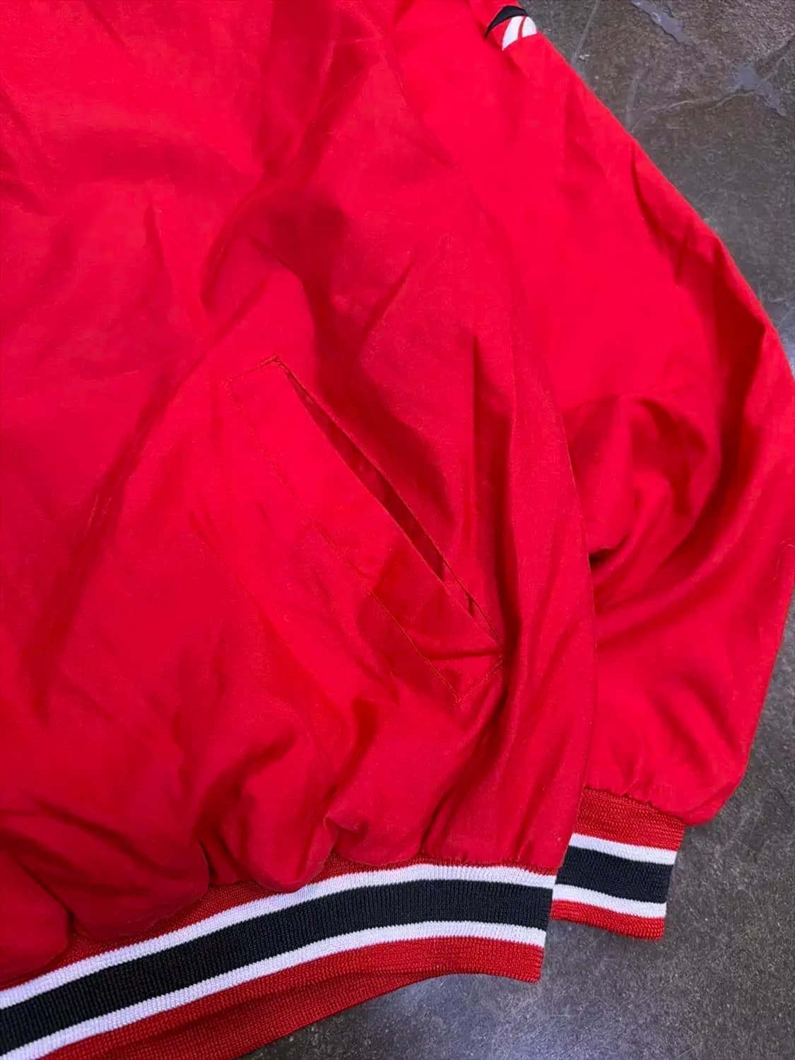 리복 클래식 올드스쿨 V넥 숄더 자수 웜업 바람막이 M 상품이미지4