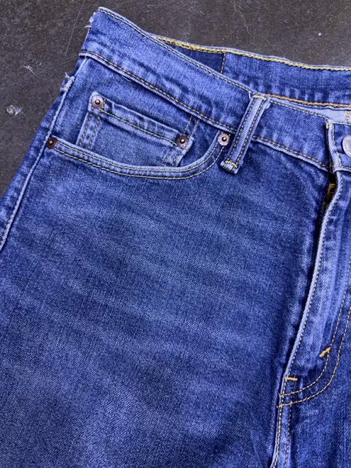 리바이스 513 슬림 스트레이트핏 중청 워싱 데님팬츠 32 상품이미지4