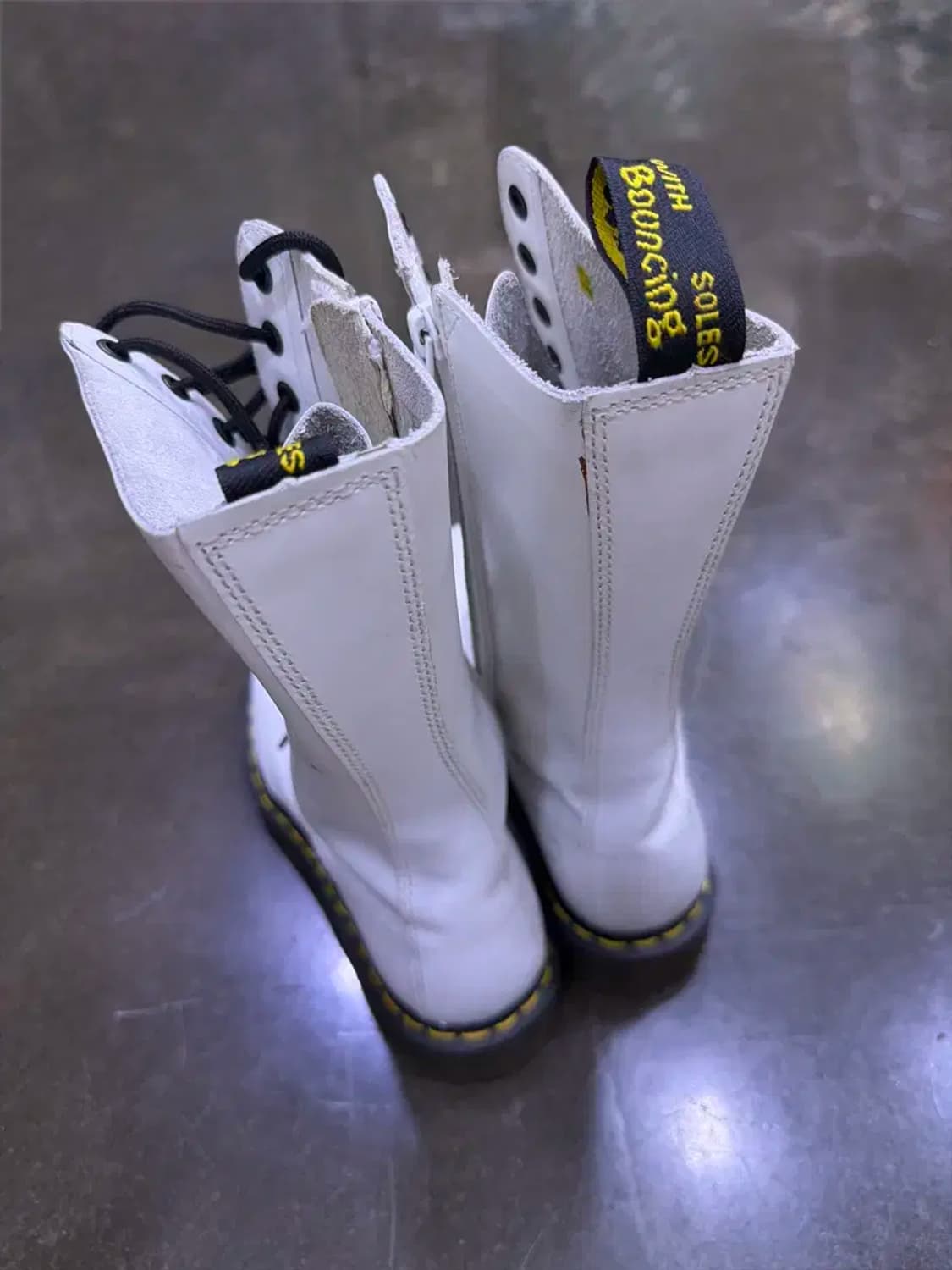 닥터마틴 1914W 14홀 지퍼 부츠 워커 화이트 250 상품이미지3