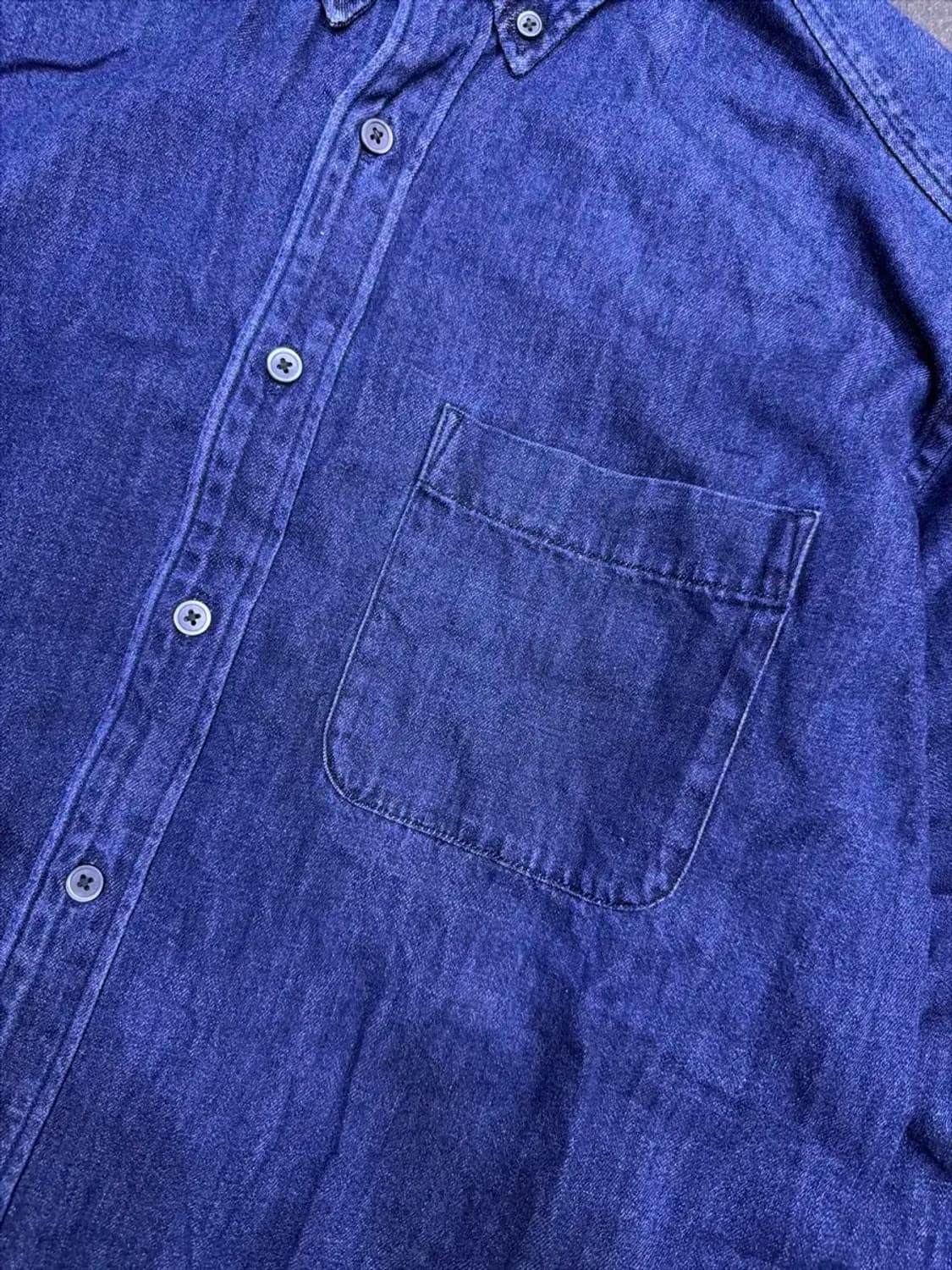 유니클로 포켓 버튼다운 캐쥬얼 데님셔츠 딥인디고 XL 상품이미지4