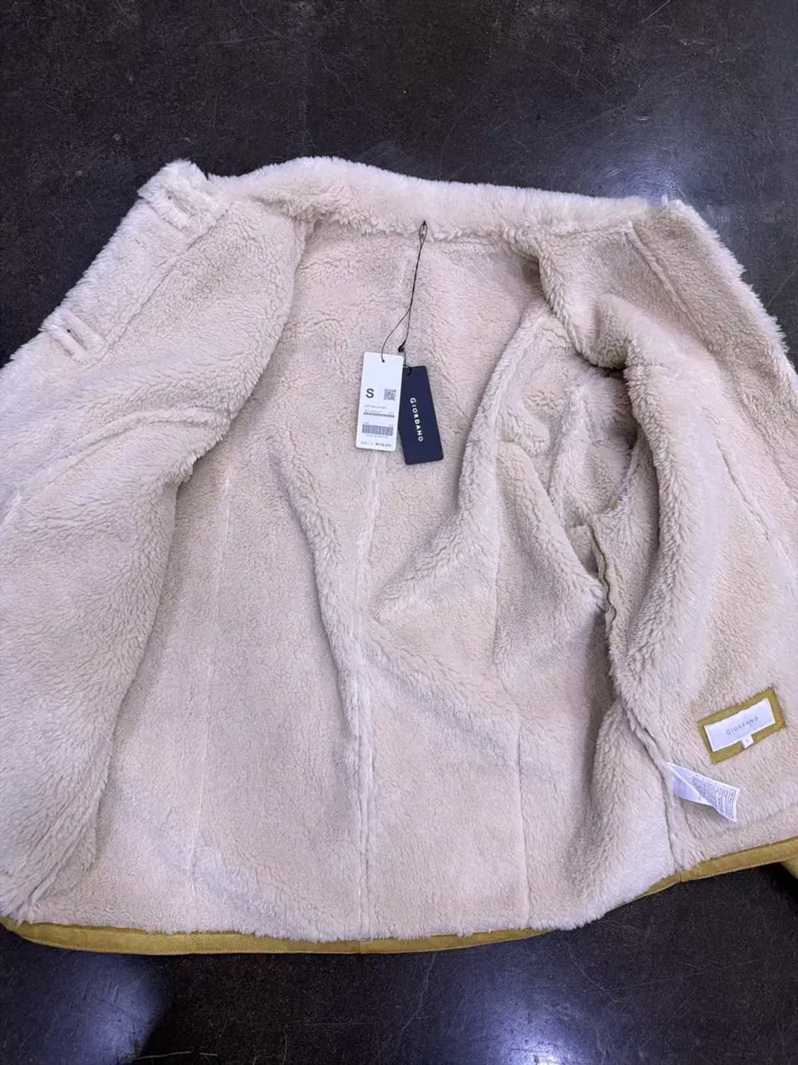 지오다노 스웨이드 라이크 퍼 카멜 무스탕 자켓 S 상품이미지10