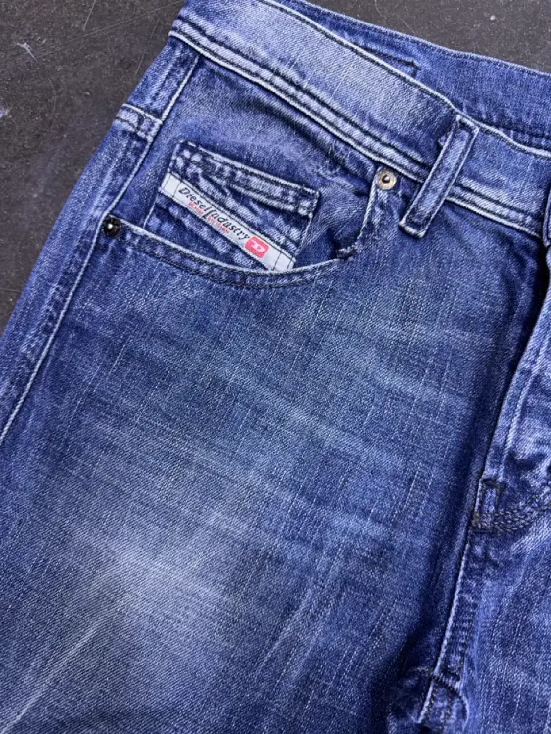 디젤 Staffy 스태피 레귤러 테이퍼드핏 빈티지 데님팬츠 28 상품이미지4