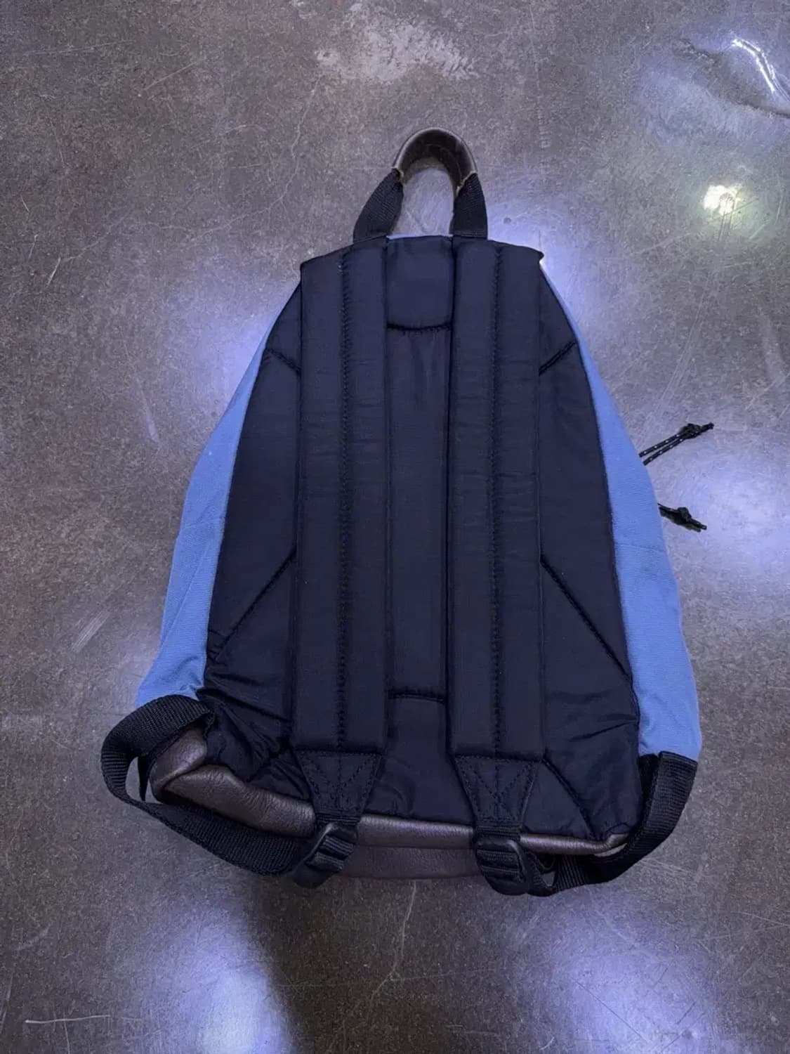 이스트팩 럭색 가죽 배색 블루 백팩 상품이미지3