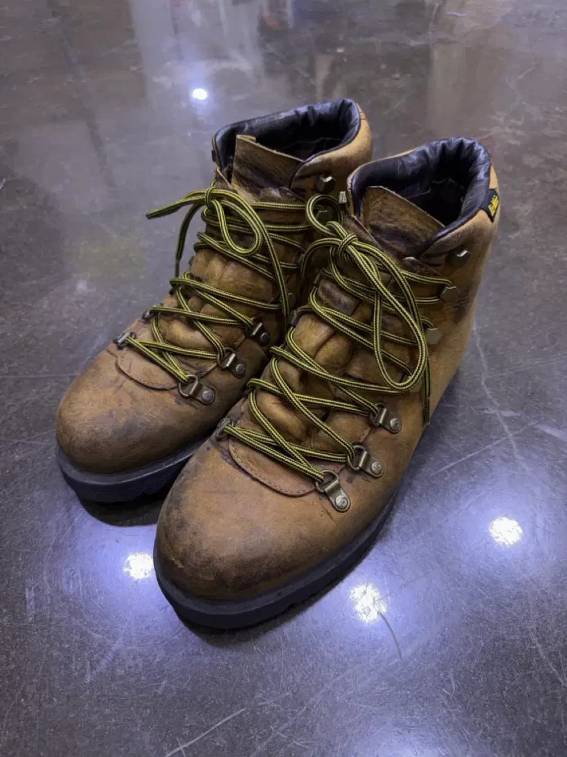 닥터마틴 홀트 하이킹 트래킹 워커 워크 부츠 250 상품이미지1