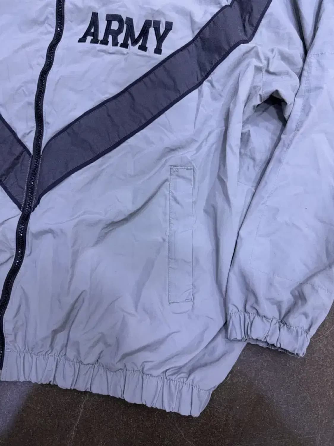 미군 ARMY 트레이닝 IPFU 바람막이 점퍼 봄버 L 상품이미지4