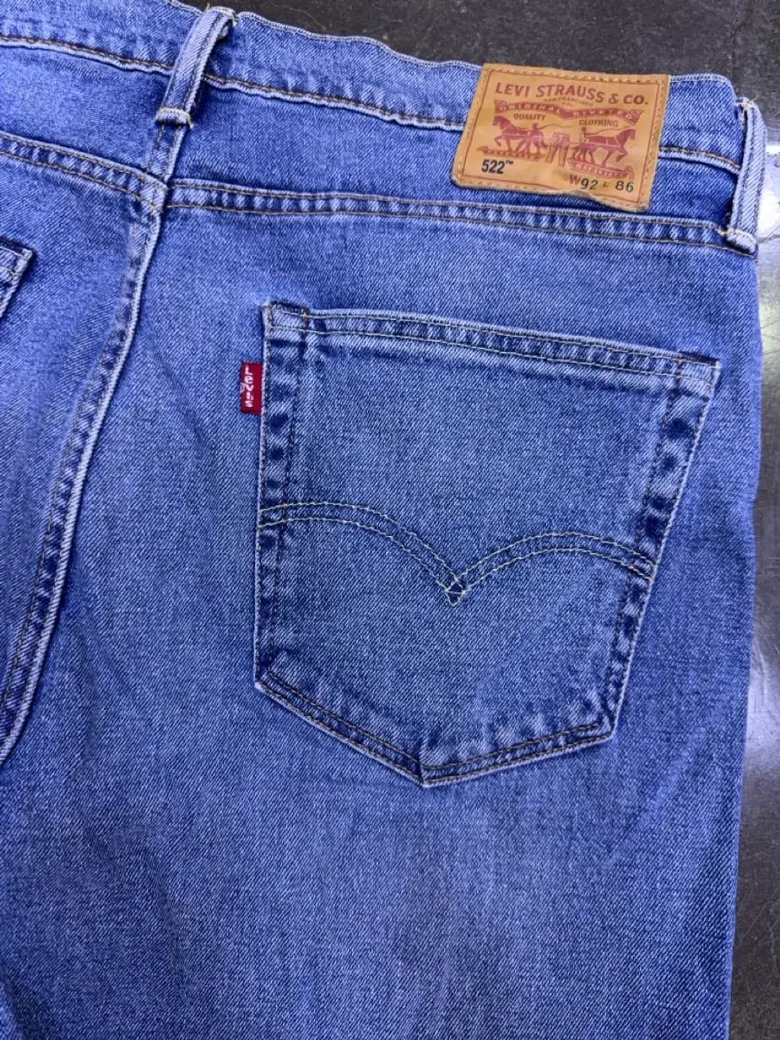 리바이스 522 슬림 테이퍼드핏 중청 워싱 데님팬츠 36 상품이미지7