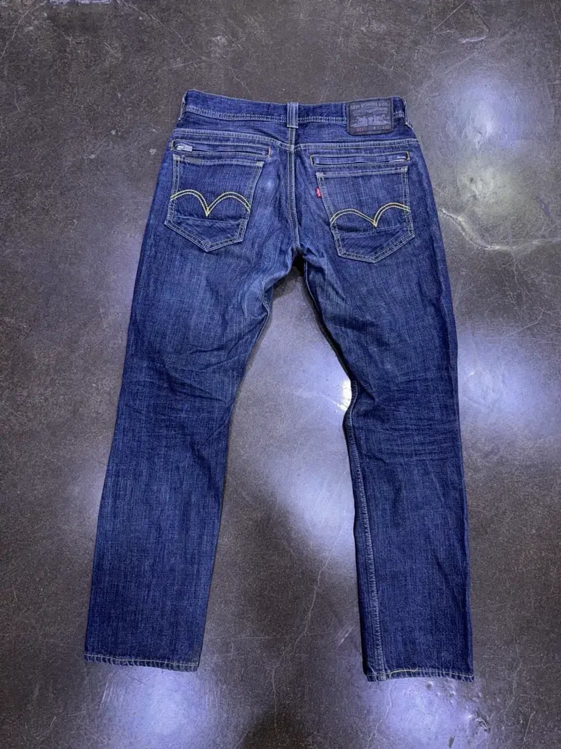 리바이스 511 슬림핏 지퍼 디테일 절개 딥인디고 데님팬츠 32 상품이미지2