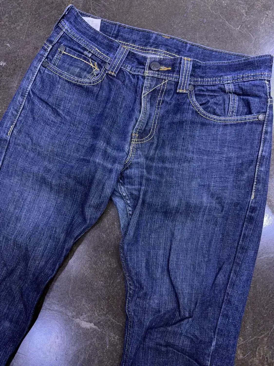 리바이스 511 슬림핏 지퍼 디테일 절개 딥인디고 데님팬츠 32 상품이미지3