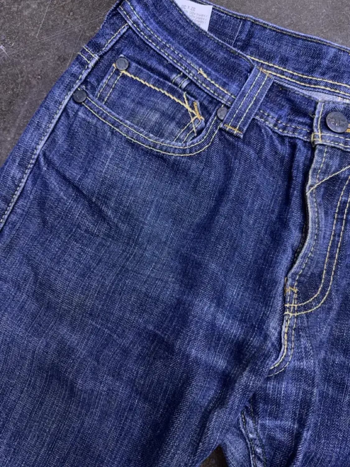 리바이스 511 슬림핏 지퍼 디테일 절개 딥인디고 데님팬츠 32 상품이미지4