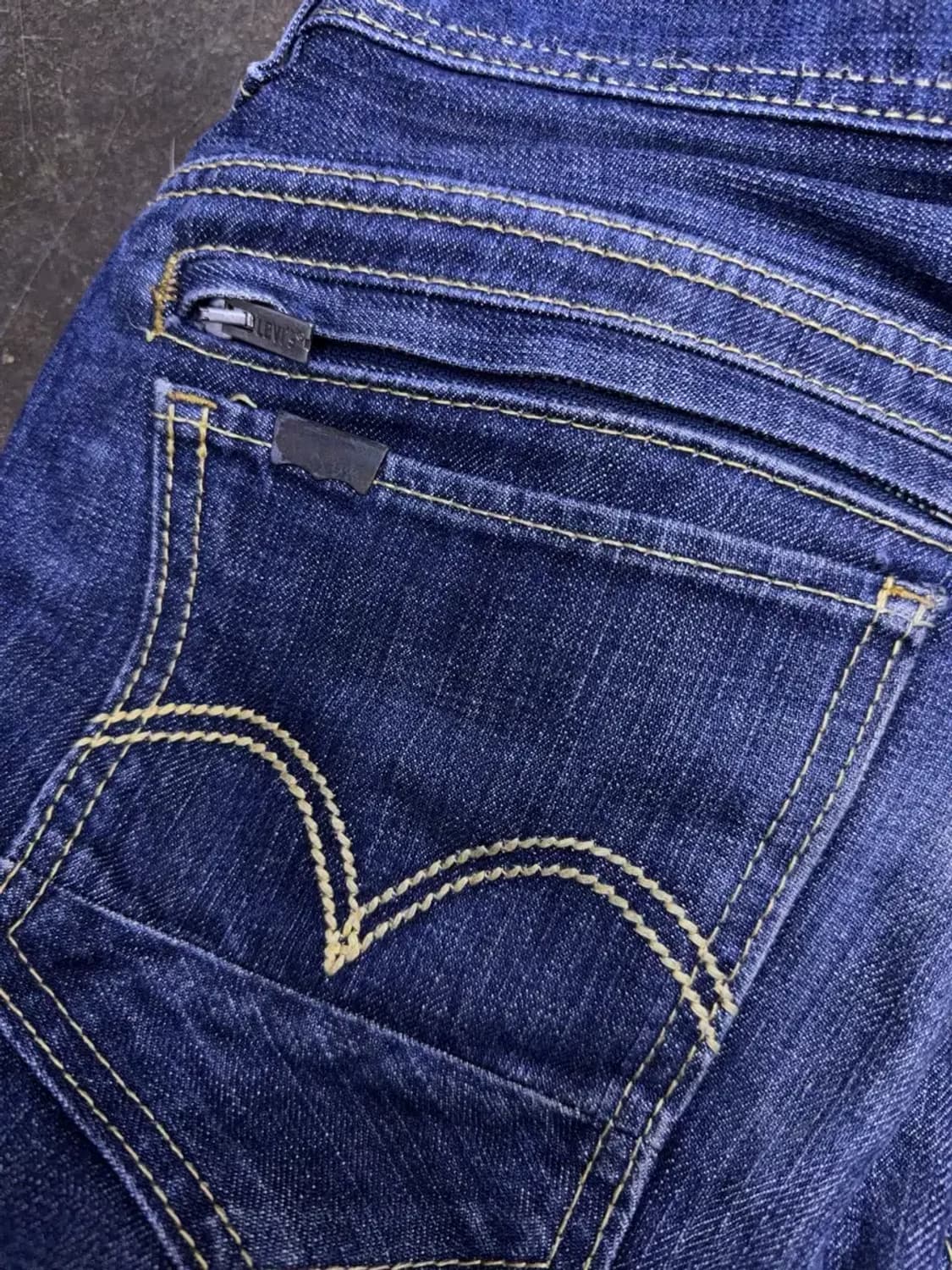 리바이스 511 슬림핏 지퍼 디테일 절개 딥인디고 데님팬츠 32 상품이미지9