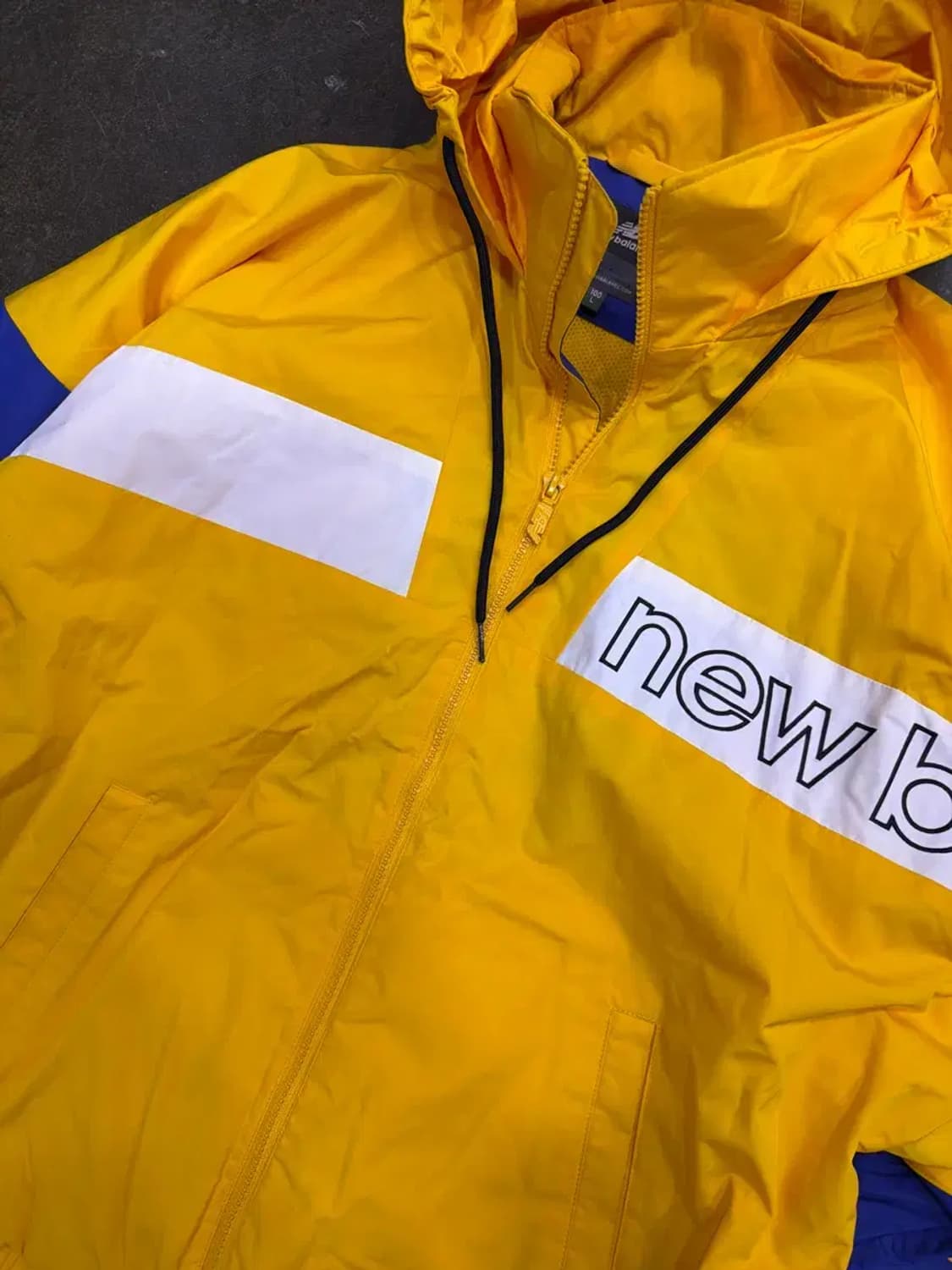 뉴발란스 레트로 배색 바람막이 옐로우 블루 L 상품이미지4